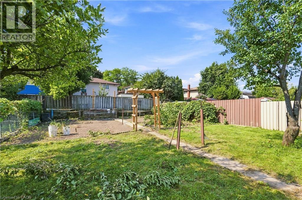 948 Stone Church Road E, Hamilton, ON - Outdoor