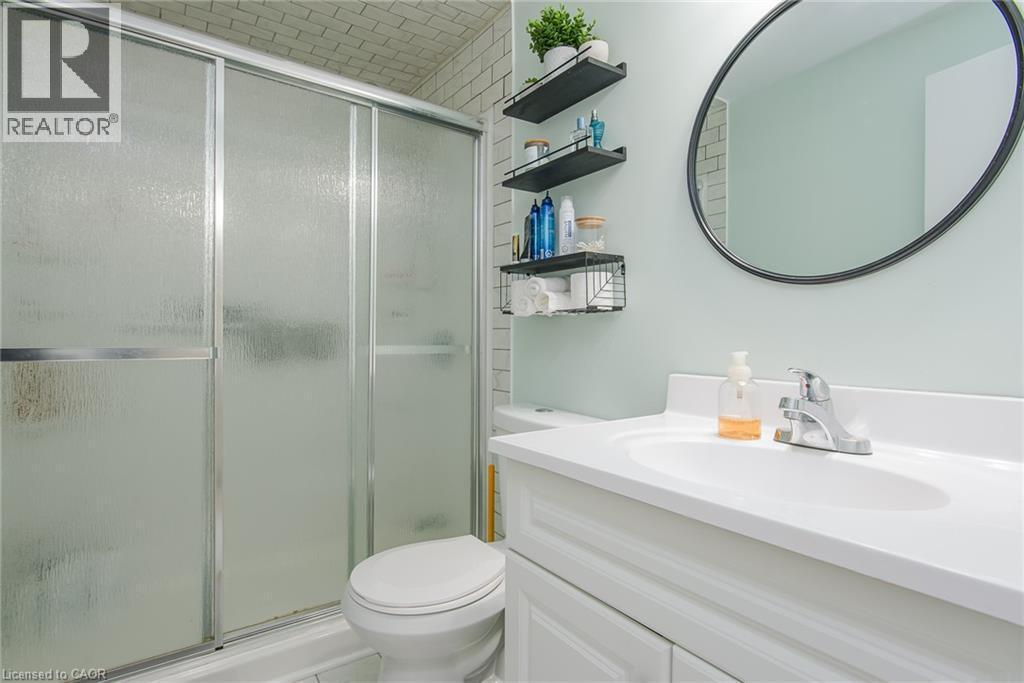 90 Ferman Drive Unit# 5, Guelph, ON - Indoor Photo Showing Bathroom