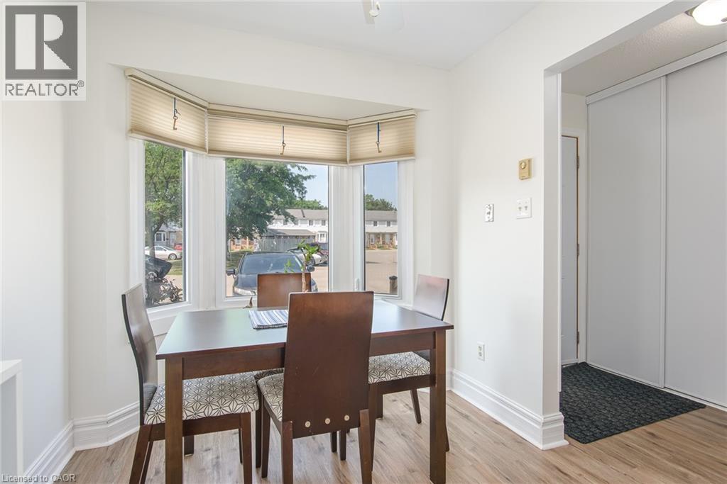 90 Ferman Drive Unit# 5, Guelph, ON - Indoor Photo Showing Dining Room