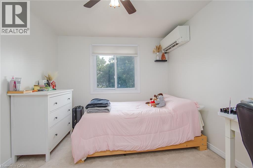 90 Ferman Drive Unit# 5, Guelph, ON - Indoor Photo Showing Bedroom