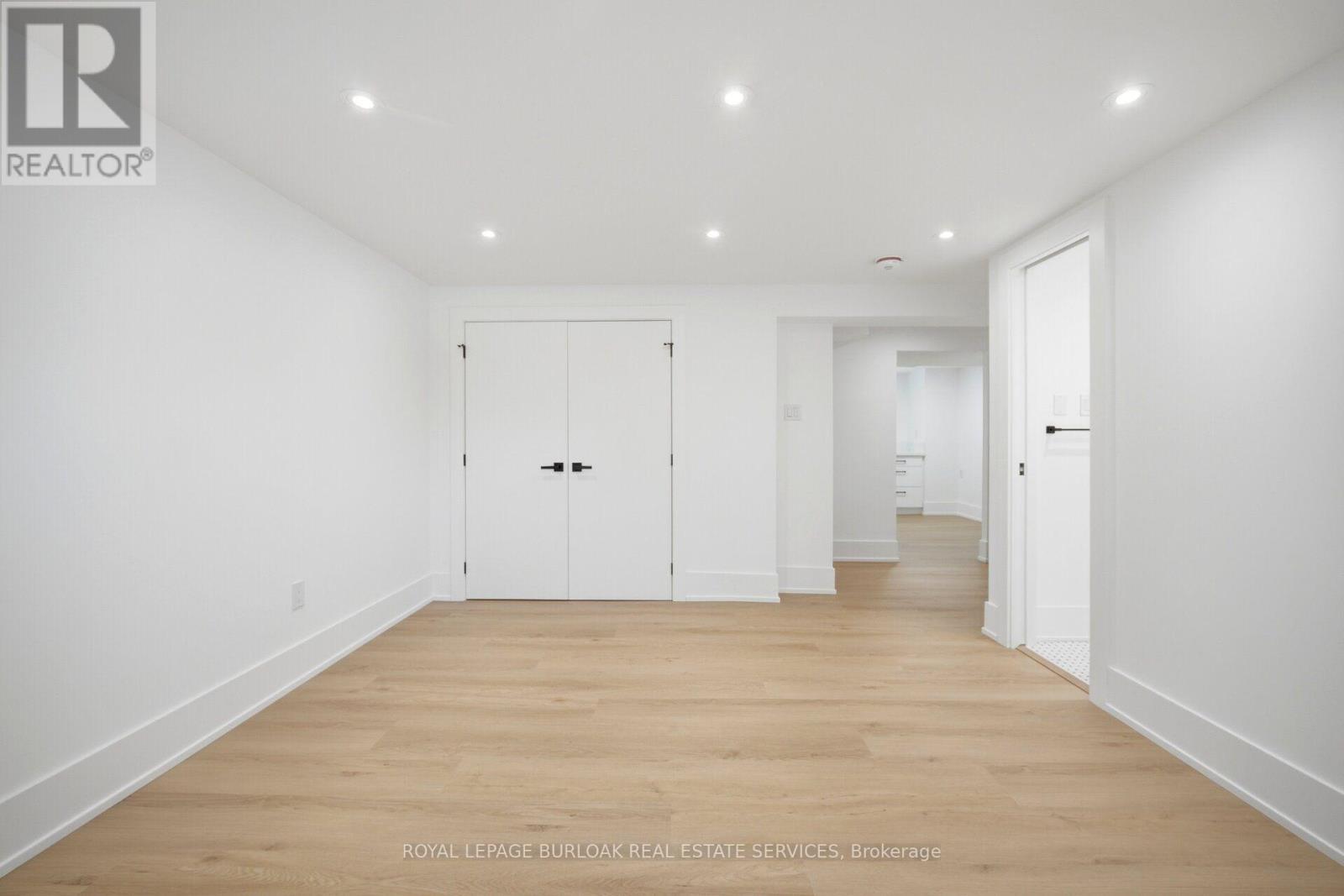 1379 Christina Court, Burlington, ON - Indoor Photo Showing Other Room