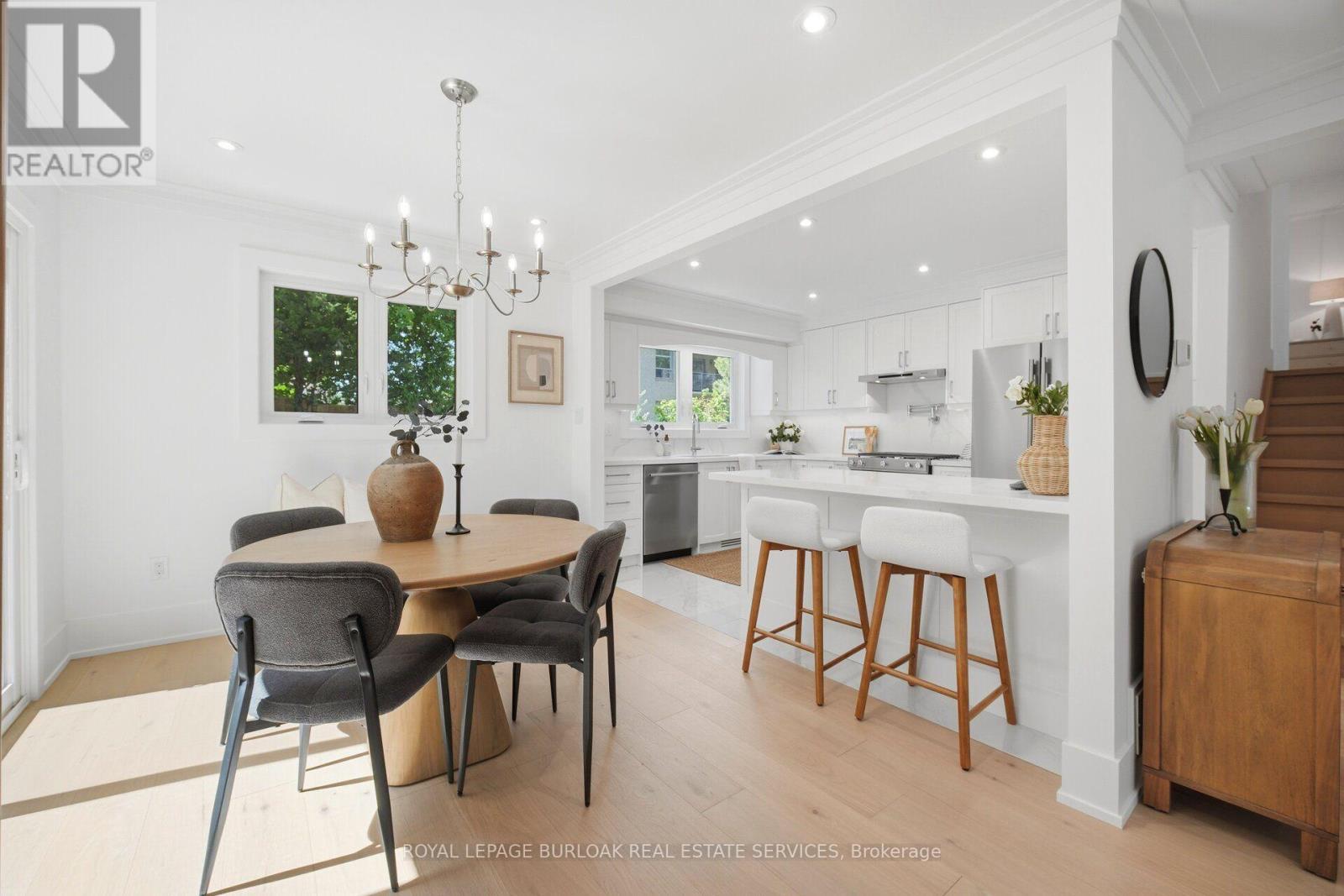 1379 Christina Court, Burlington, ON - Indoor