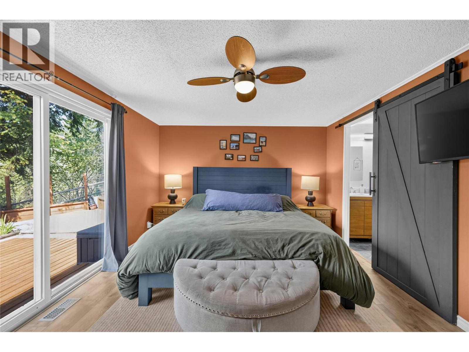 3115 Juniper Drive, Naramata, BC - Indoor Photo Showing Bedroom