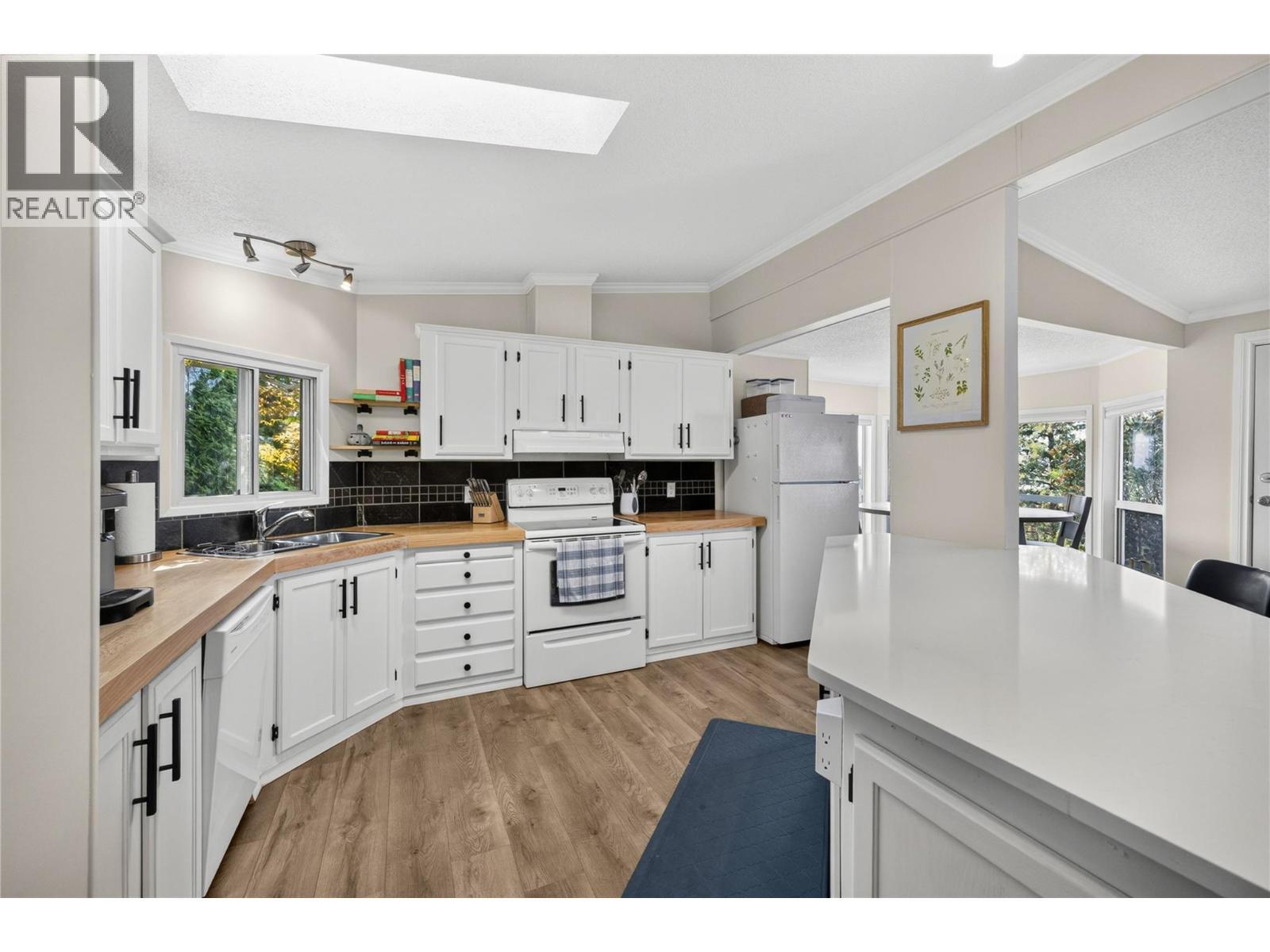 3115 Juniper Drive, Naramata, BC - Indoor Photo Showing Kitchen With Double Sink