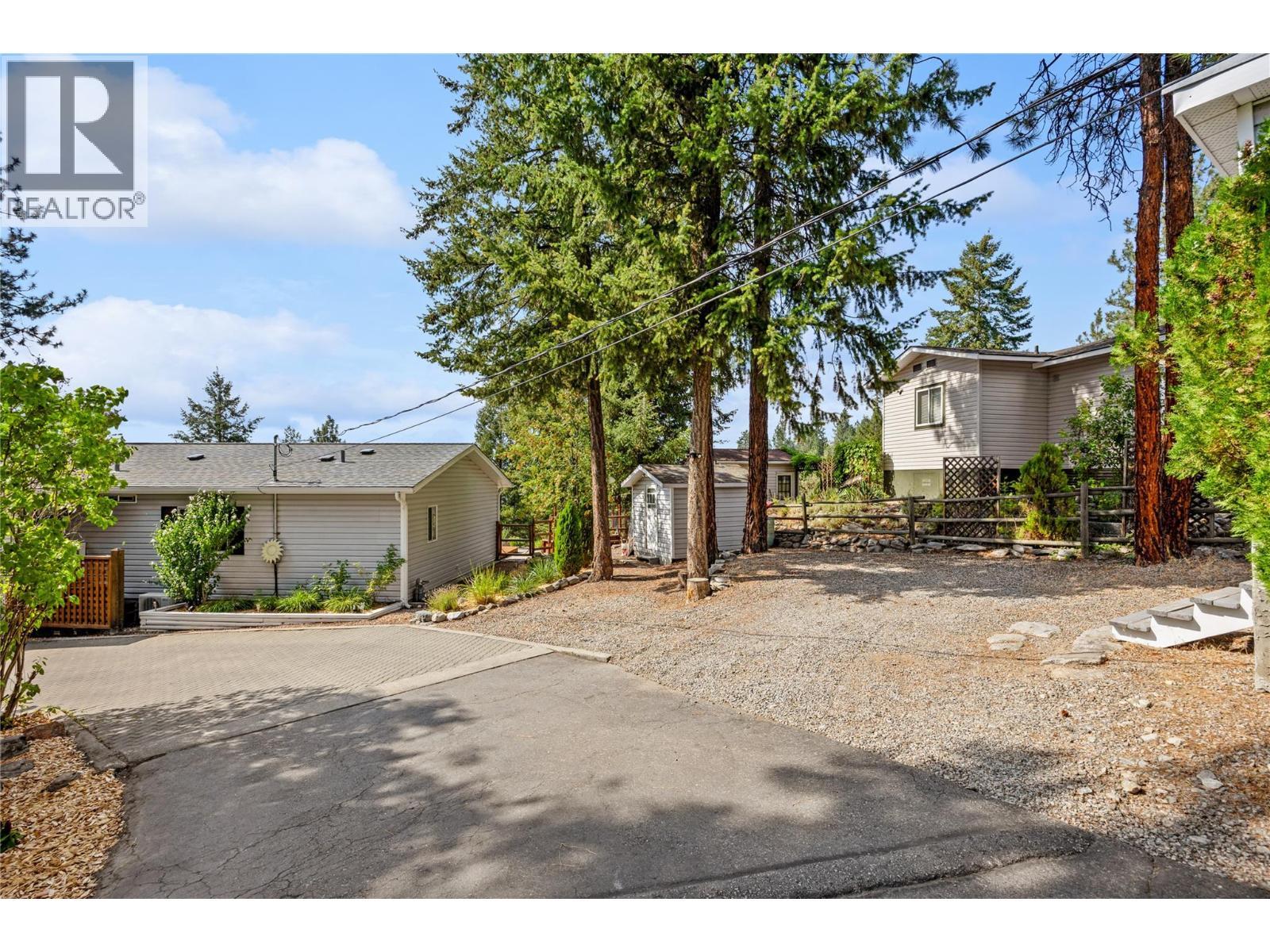 3115 Juniper Drive, Naramata, BC - Outdoor
