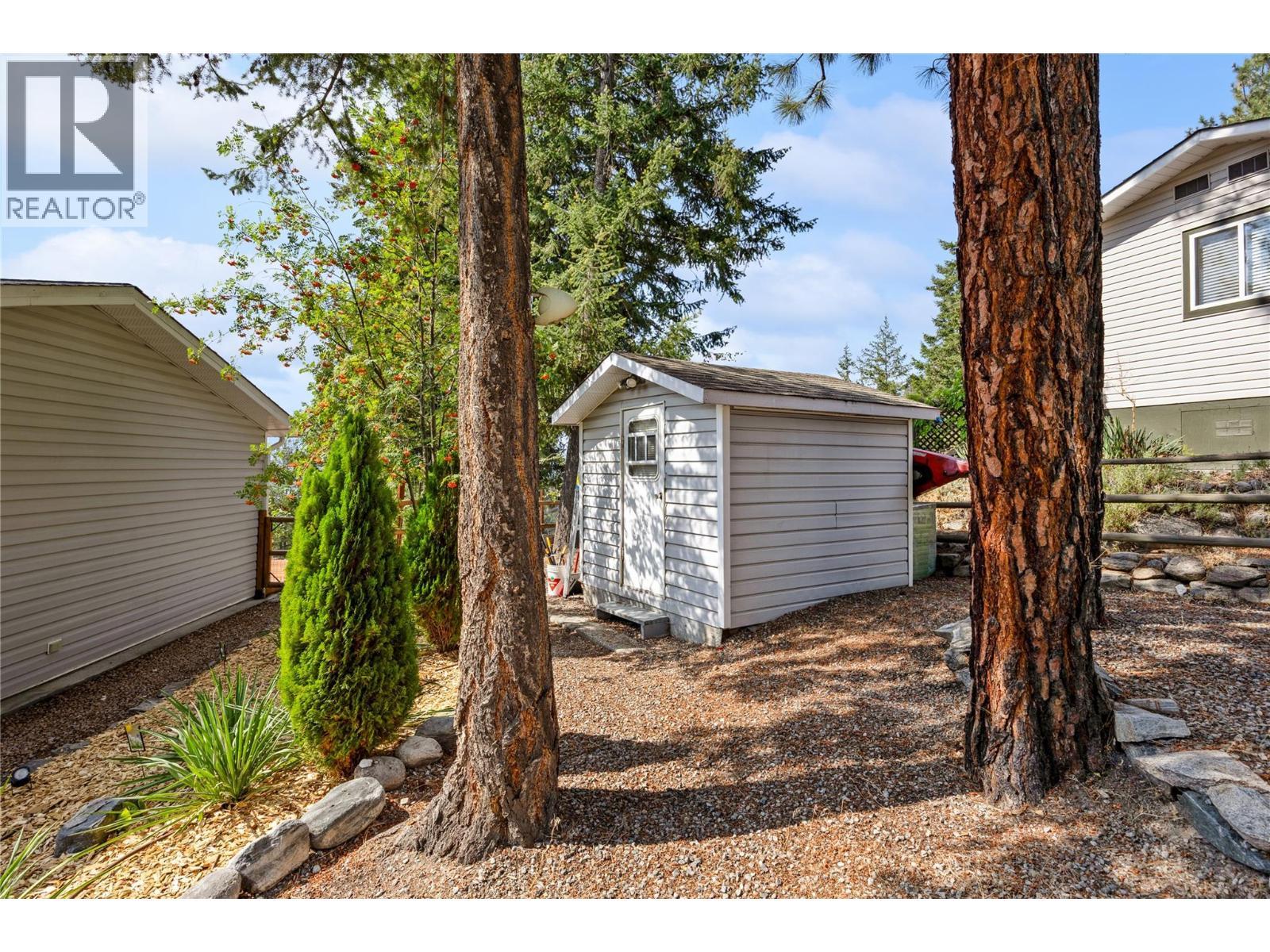 3115 Juniper Drive, Naramata, BC - Outdoor