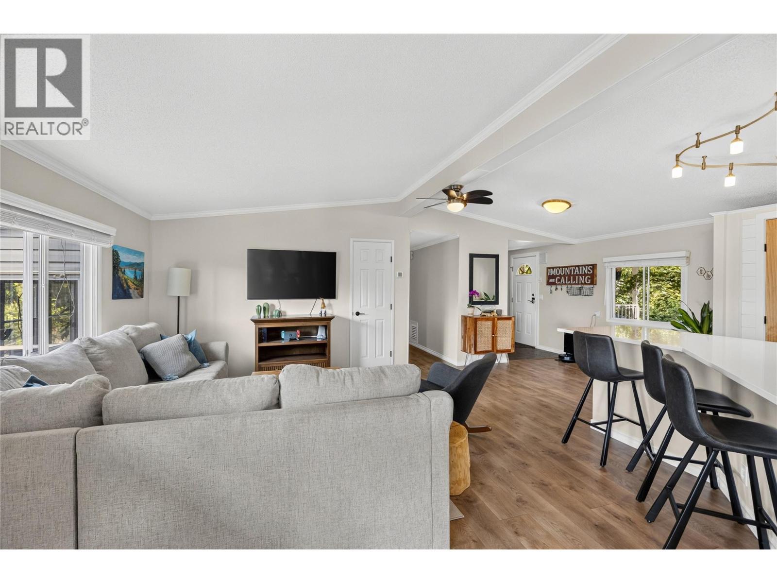 3115 Juniper Drive, Naramata, BC - Indoor Photo Showing Living Room With Fireplace