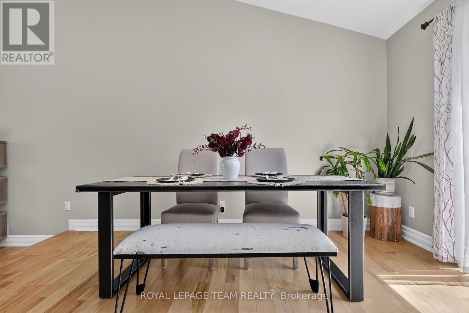 1550 Stanleyfield Crescent, Ottawa, ON - Indoor