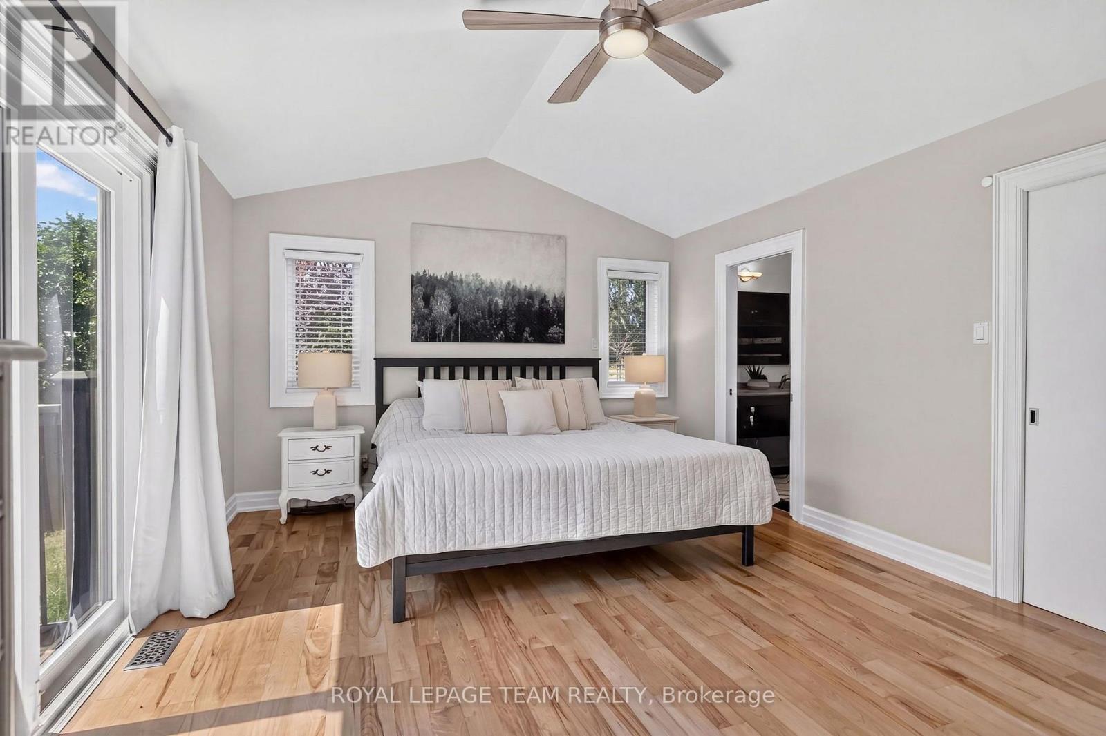 1550 Stanleyfield Crescent, Ottawa, ON - Indoor Photo Showing Bedroom