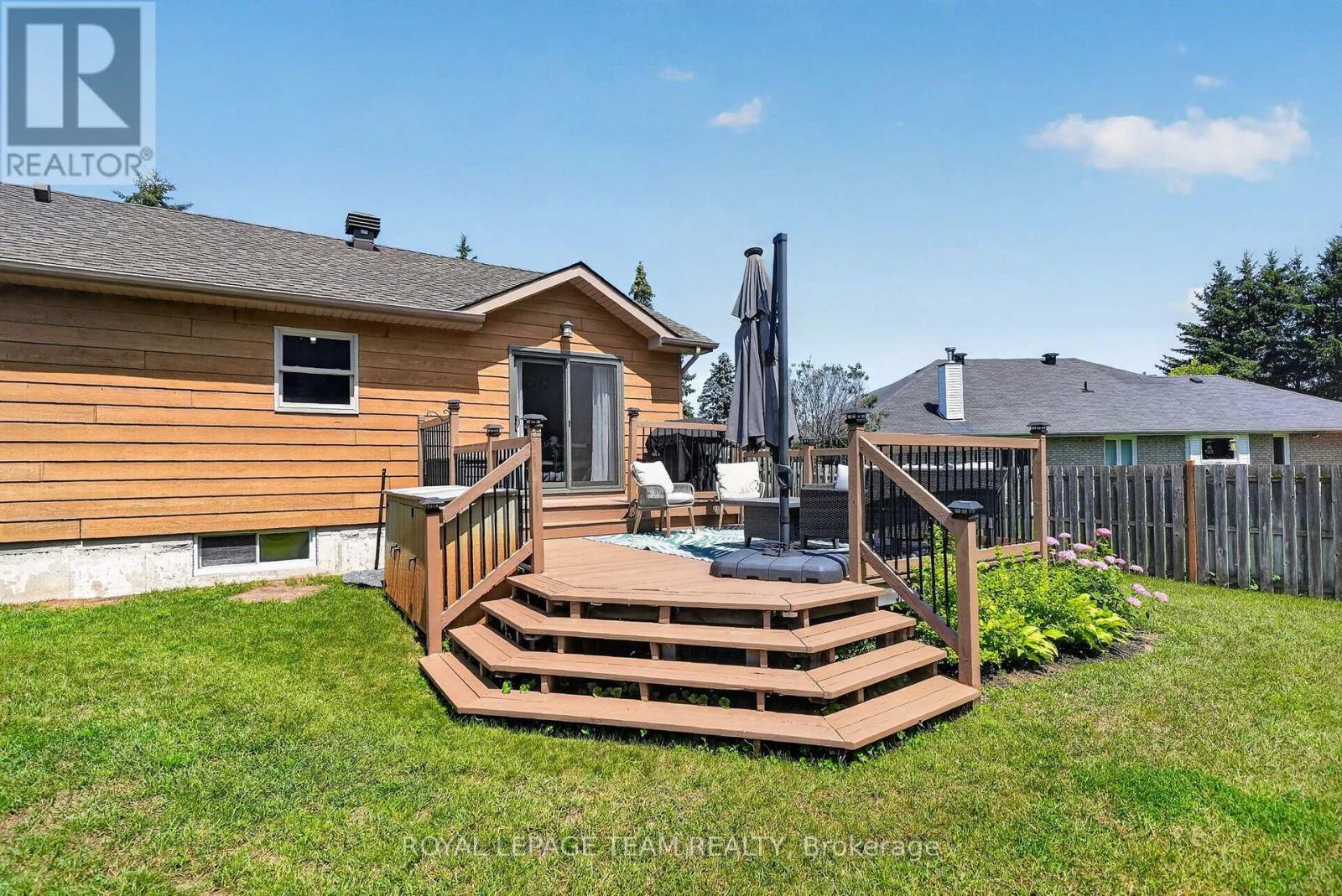 1550 Stanleyfield Crescent, Ottawa, ON - Outdoor With Deck Patio Veranda With Exterior