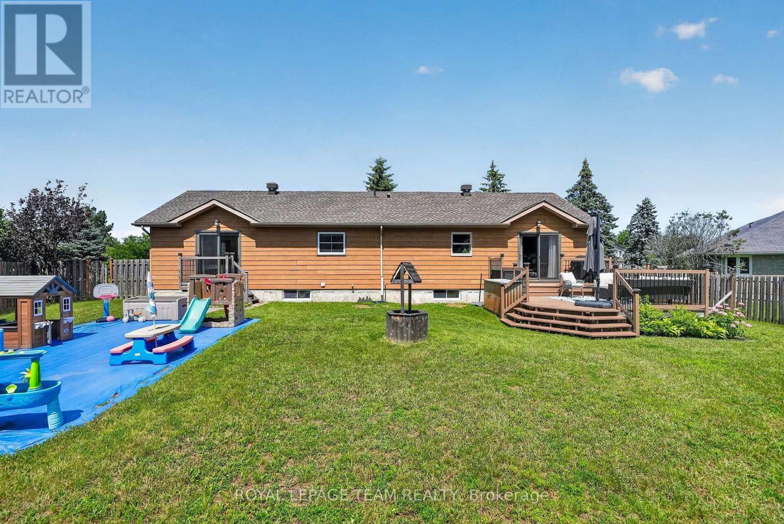 1550 Stanleyfield Crescent, Ottawa, ON - Outdoor