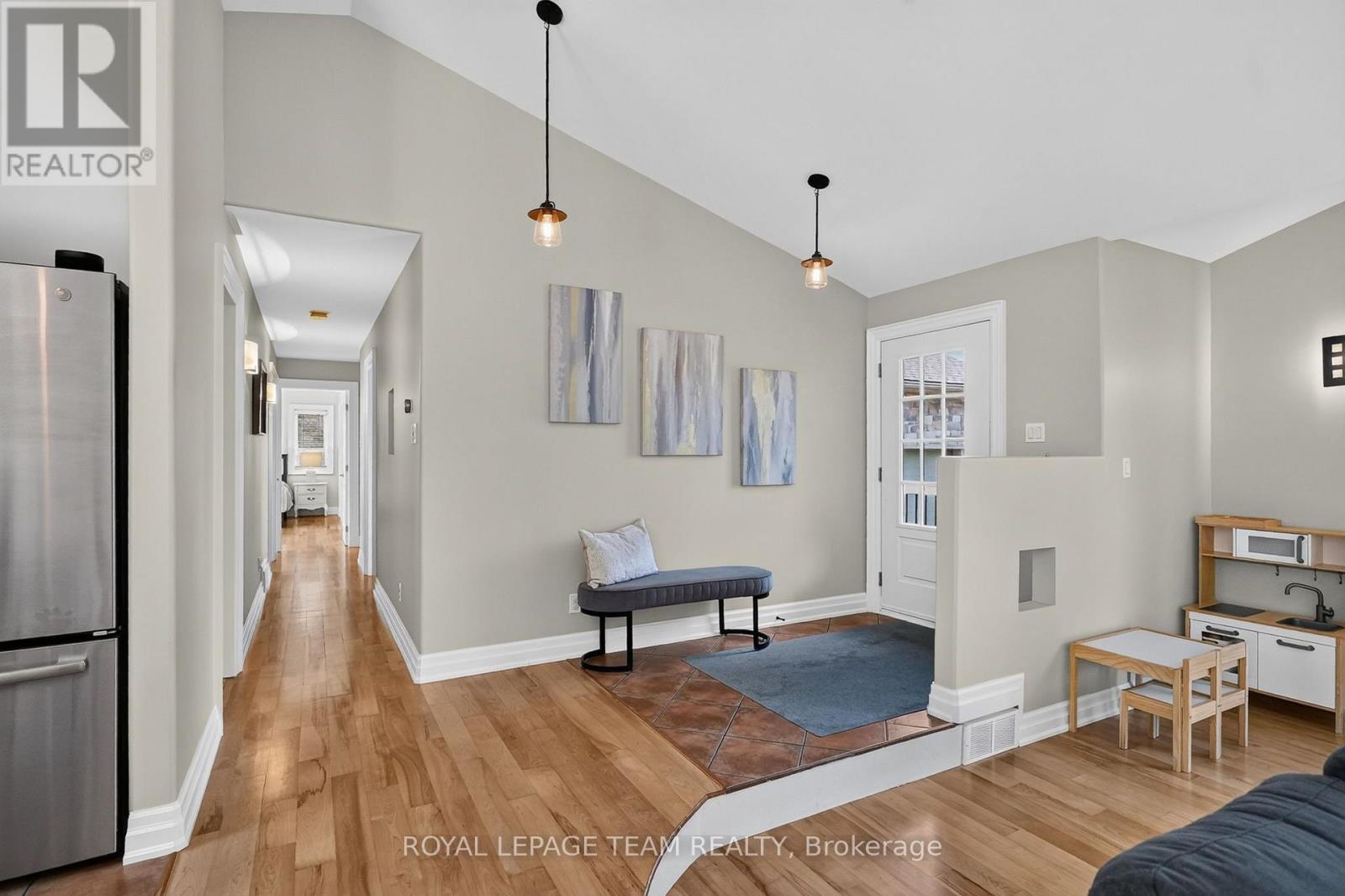 1550 Stanleyfield Crescent, Ottawa, ON - Indoor