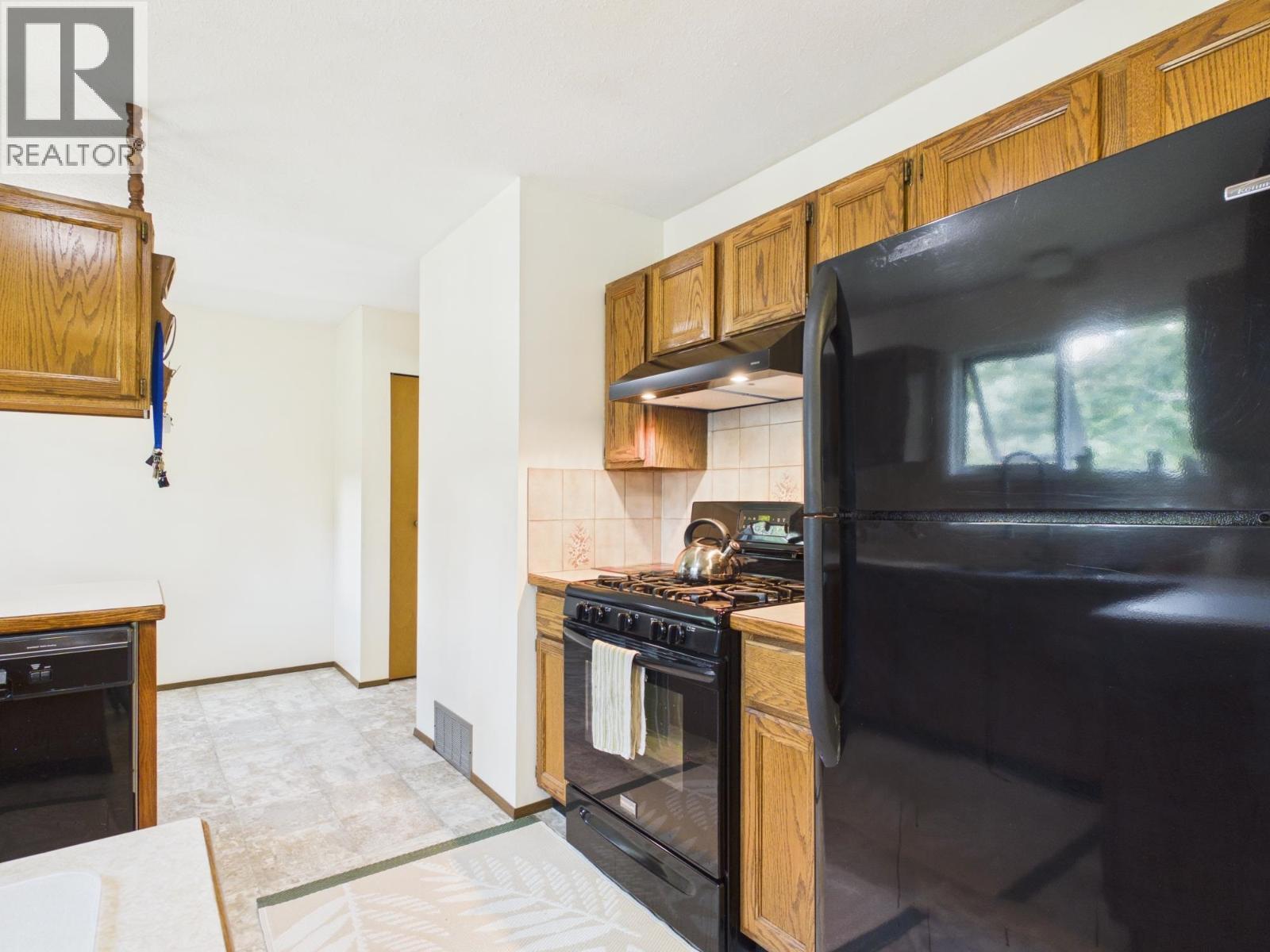2360 Bailey Road, Williams Lake, BC - Indoor Photo Showing Kitchen