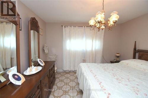 36 Abbington Drive, Hamilton, ON - Indoor Photo Showing Bedroom