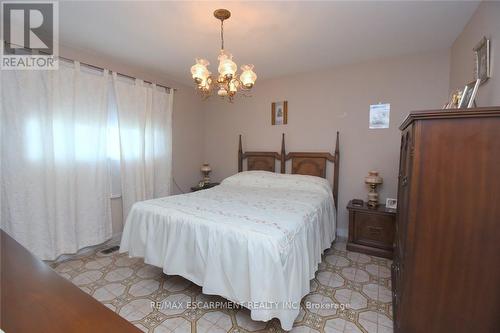 36 Abbington Drive, Hamilton, ON - Indoor Photo Showing Bedroom