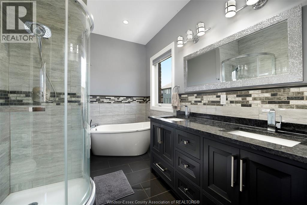 365 County Rd 2, Belle River, ON - Indoor Photo Showing Bathroom