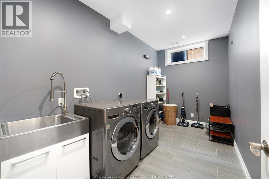 365 County Rd 2, Belle River, ON - Indoor Photo Showing Laundry Room