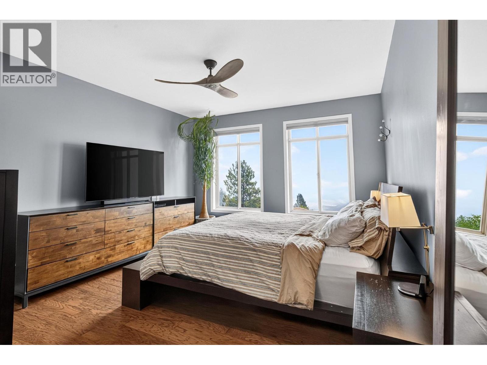2213 Waddington Court Unit# 3, Kelowna, BC - Indoor Photo Showing Bedroom