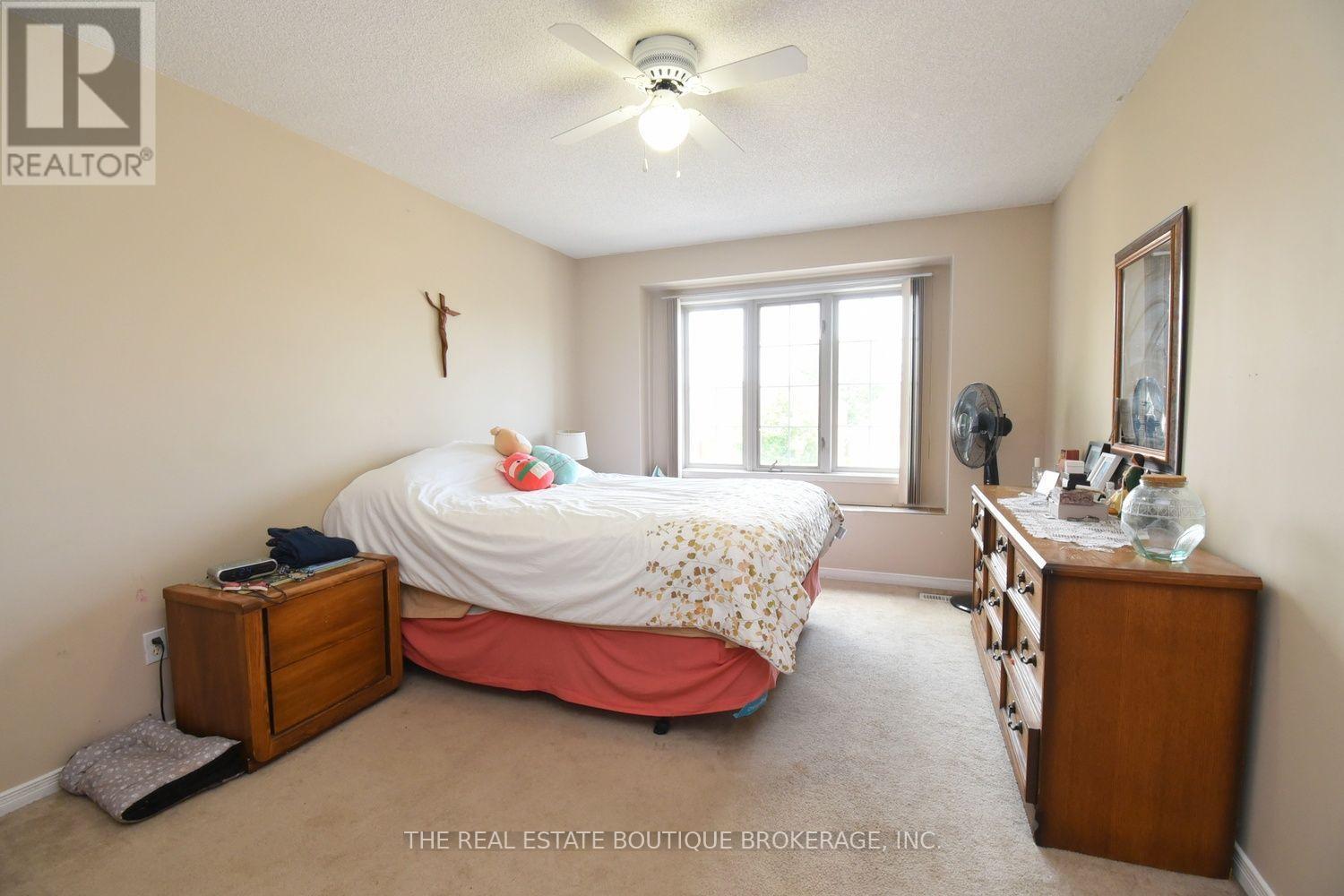 509 Southridge Drive, Hamilton, ON - Indoor Photo Showing Bedroom