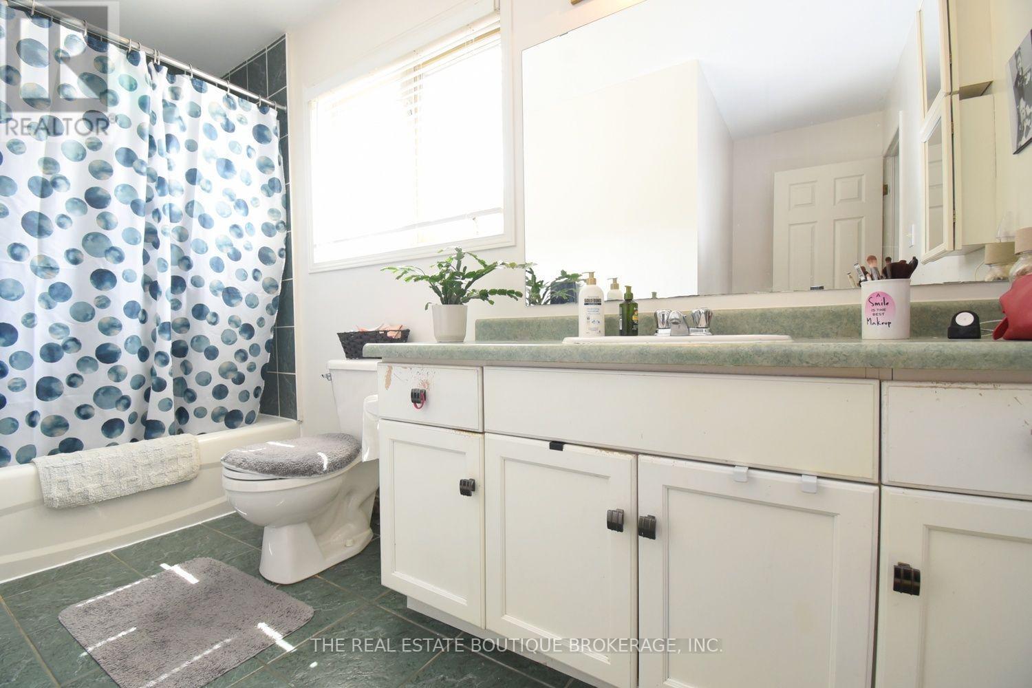 509 Southridge Drive, Hamilton, ON - Indoor Photo Showing Bathroom