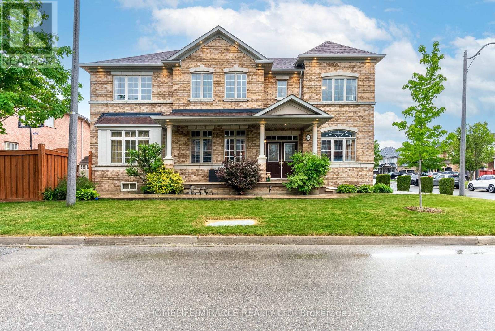 9 Peridot Road, Brampton, ON - Outdoor With Deck Patio Veranda With Facade