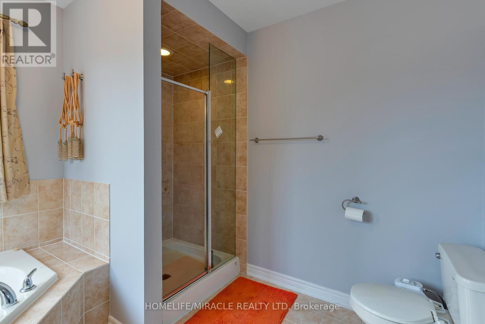 9 Peridot Road, Brampton, ON - Indoor Photo Showing Bathroom