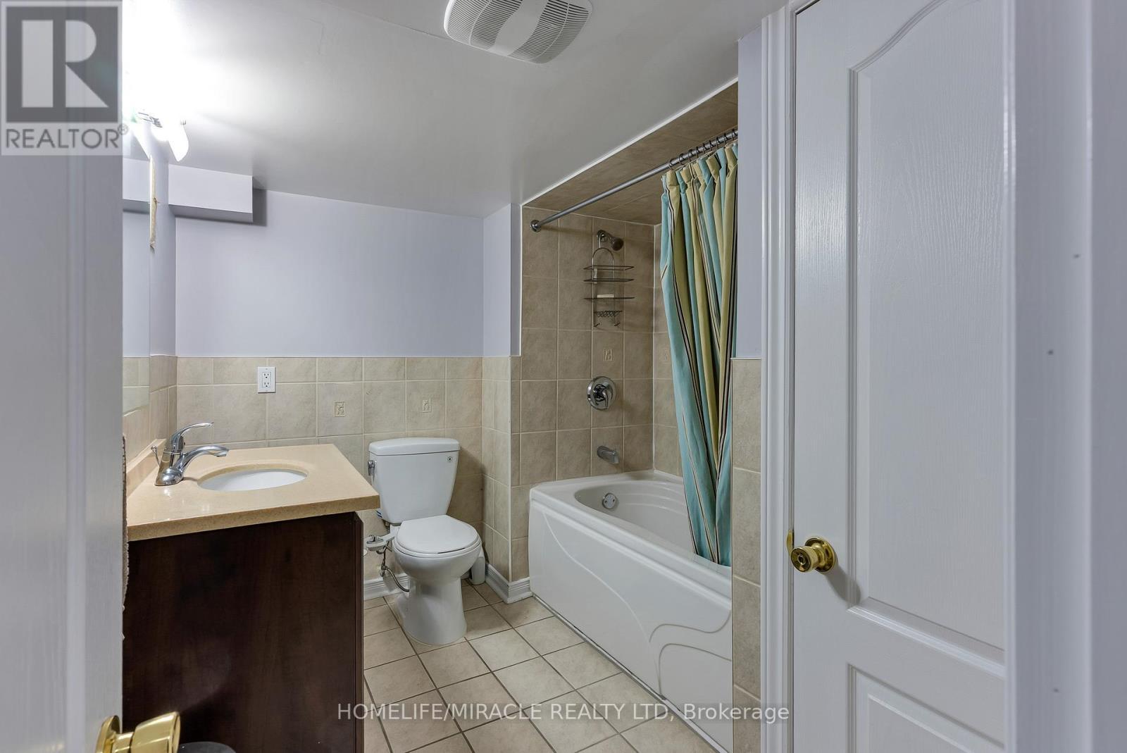 9 Peridot Road, Brampton, ON - Indoor Photo Showing Bathroom