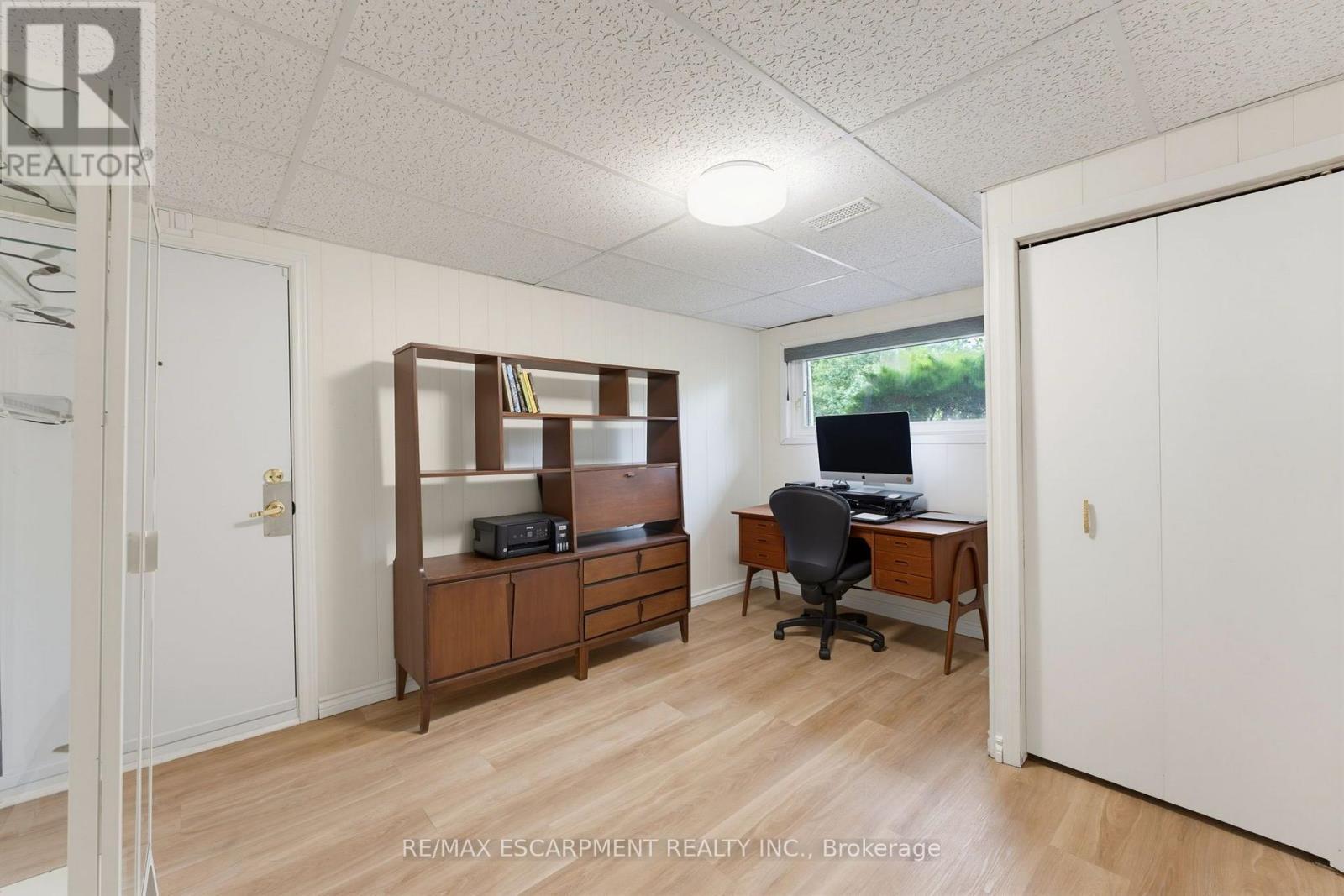 200 Lynden Road, Hamilton, ON - Indoor