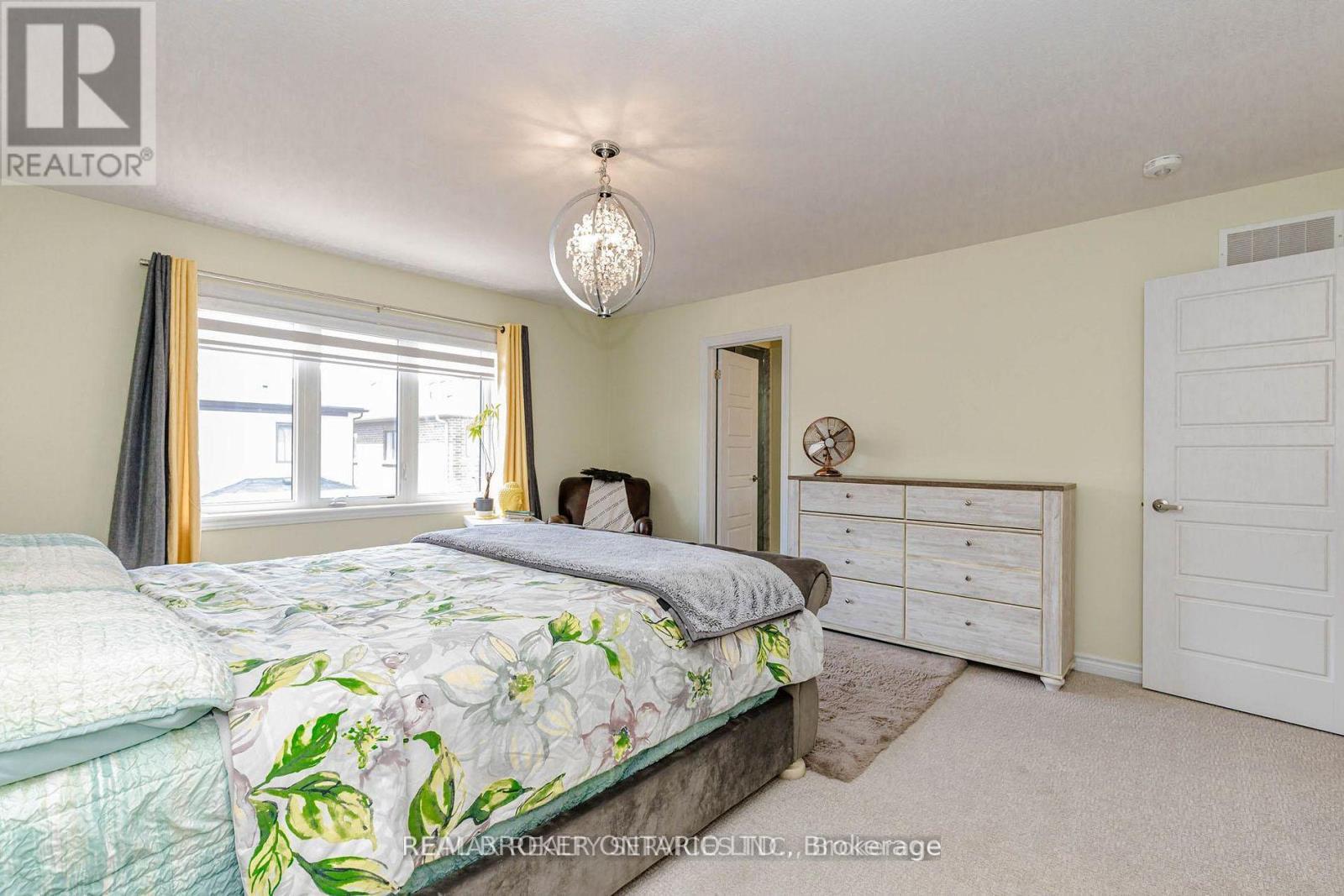 67 Malcolm Crescent, Haldimand, ON - Indoor Photo Showing Bedroom