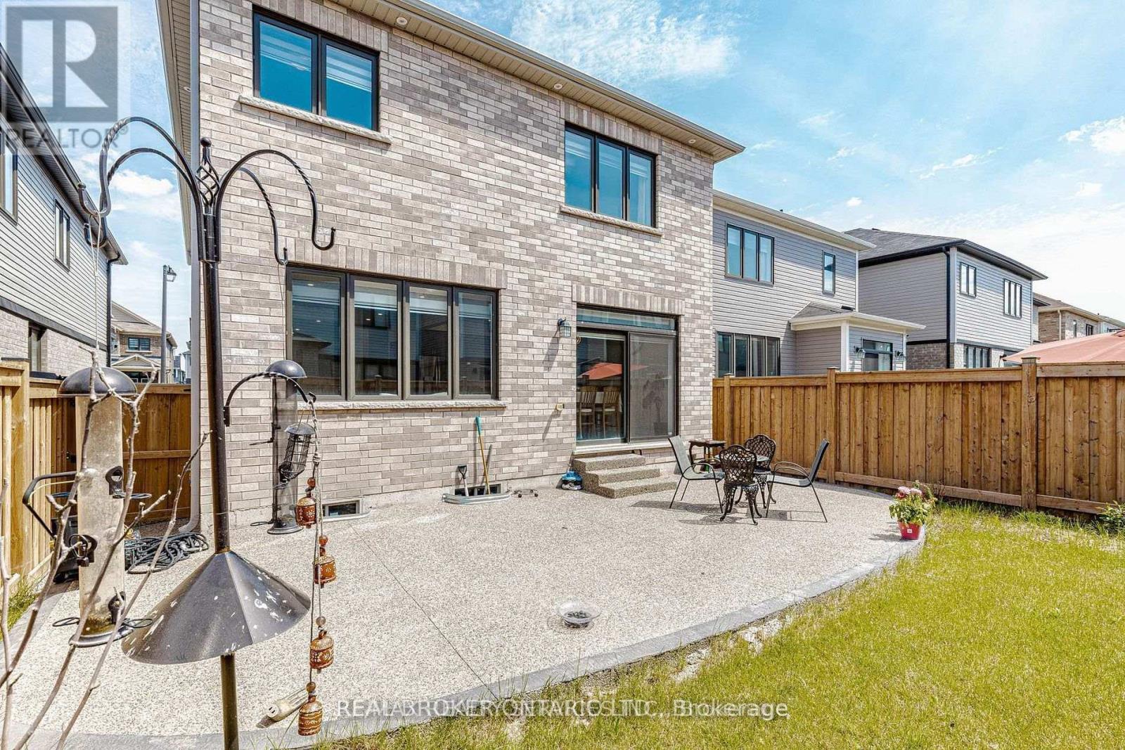 67 Malcolm Crescent, Haldimand, ON - Outdoor