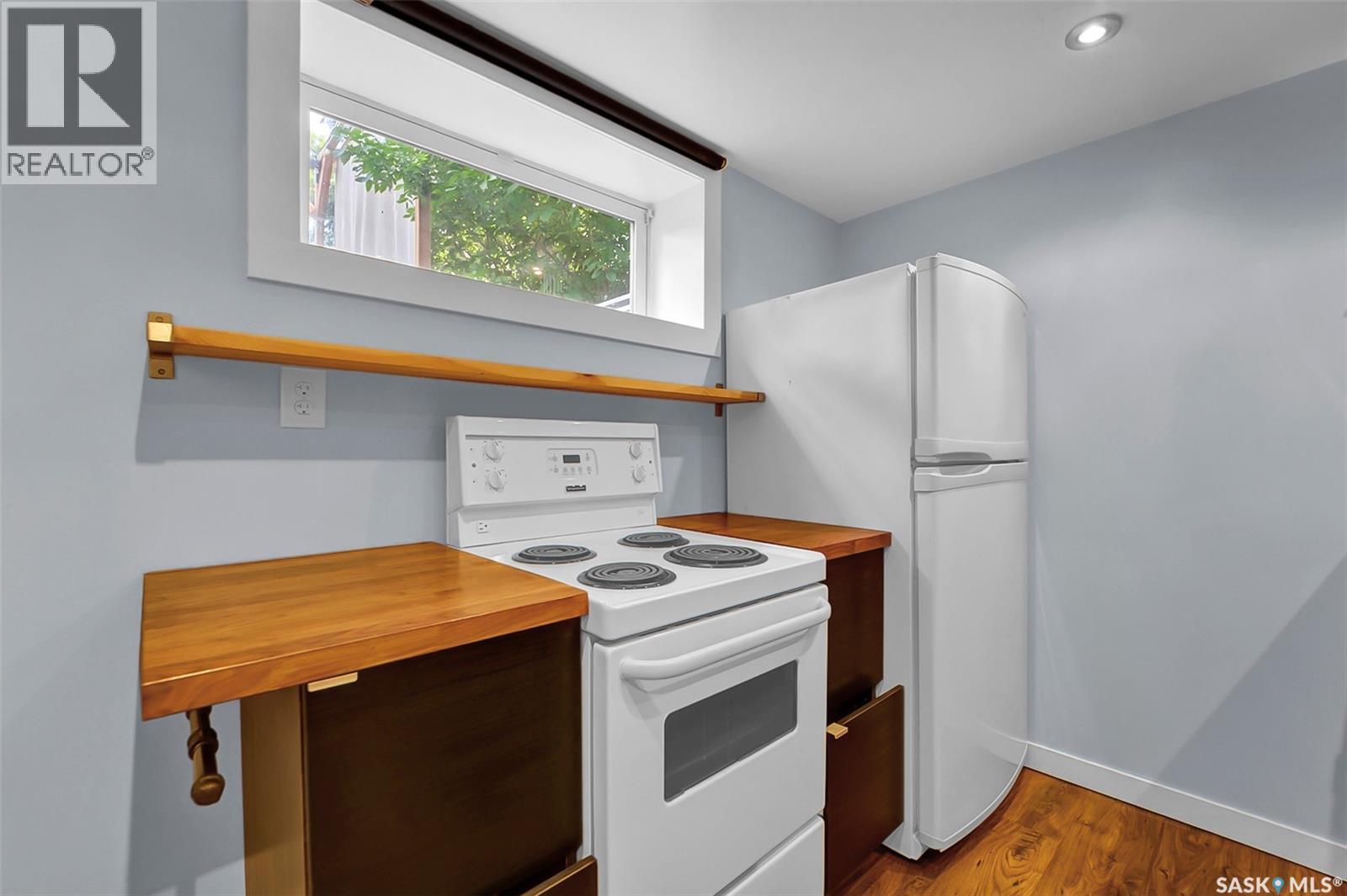 826 W Avenue N, Saskatoon, SK - Indoor Photo Showing Kitchen