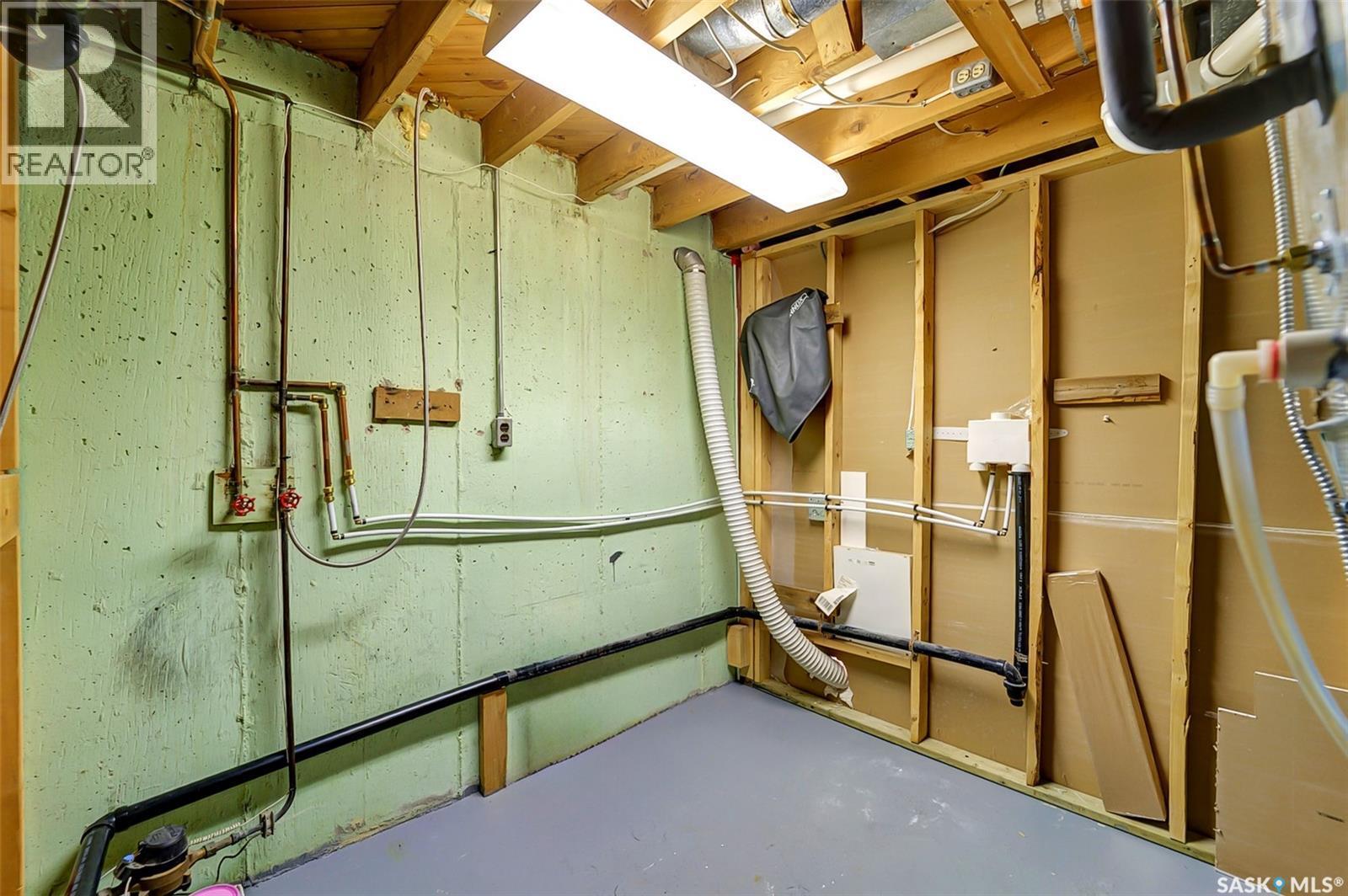 826 W Avenue N, Saskatoon, SK - Indoor Photo Showing Basement