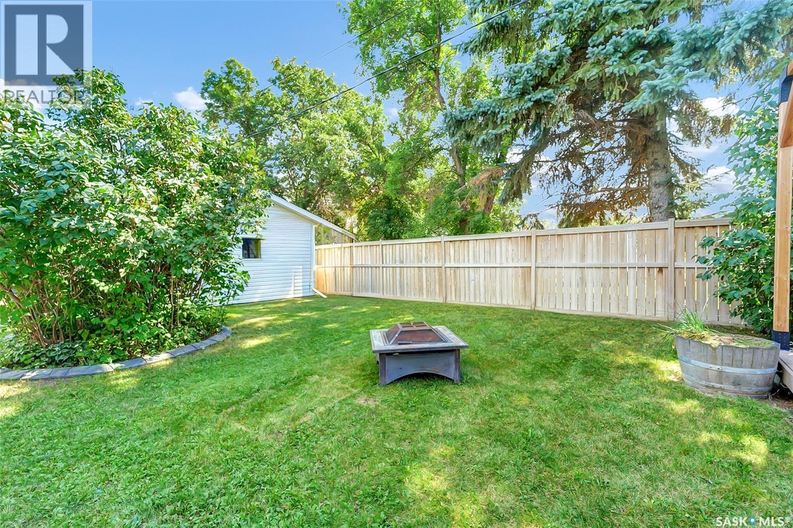 826 W Avenue N, Saskatoon, SK - Outdoor