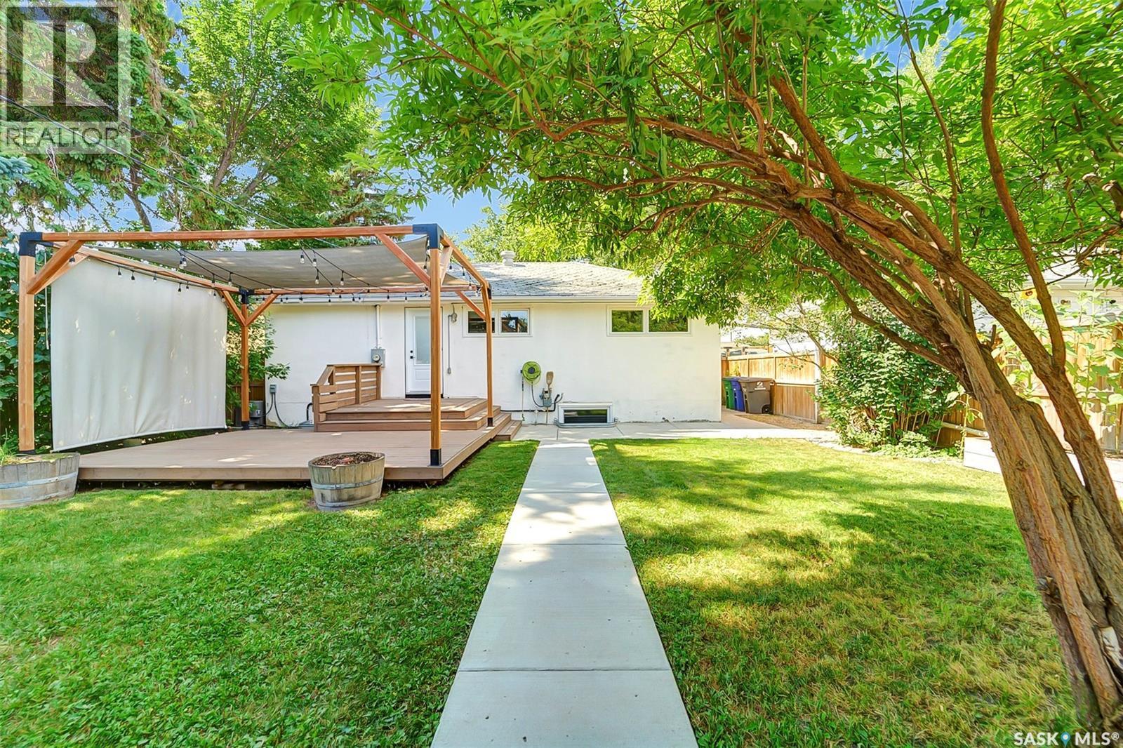 826 W Avenue N, Saskatoon, SK - Outdoor