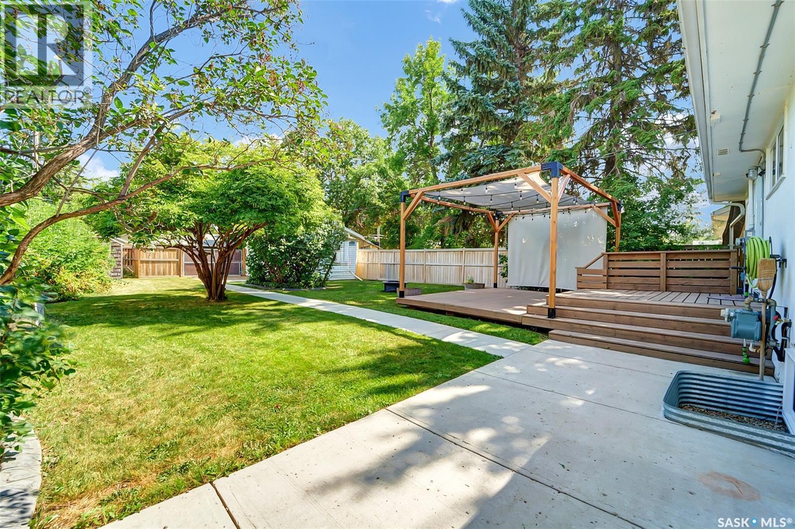 826 W Avenue N, Saskatoon, SK - Outdoor