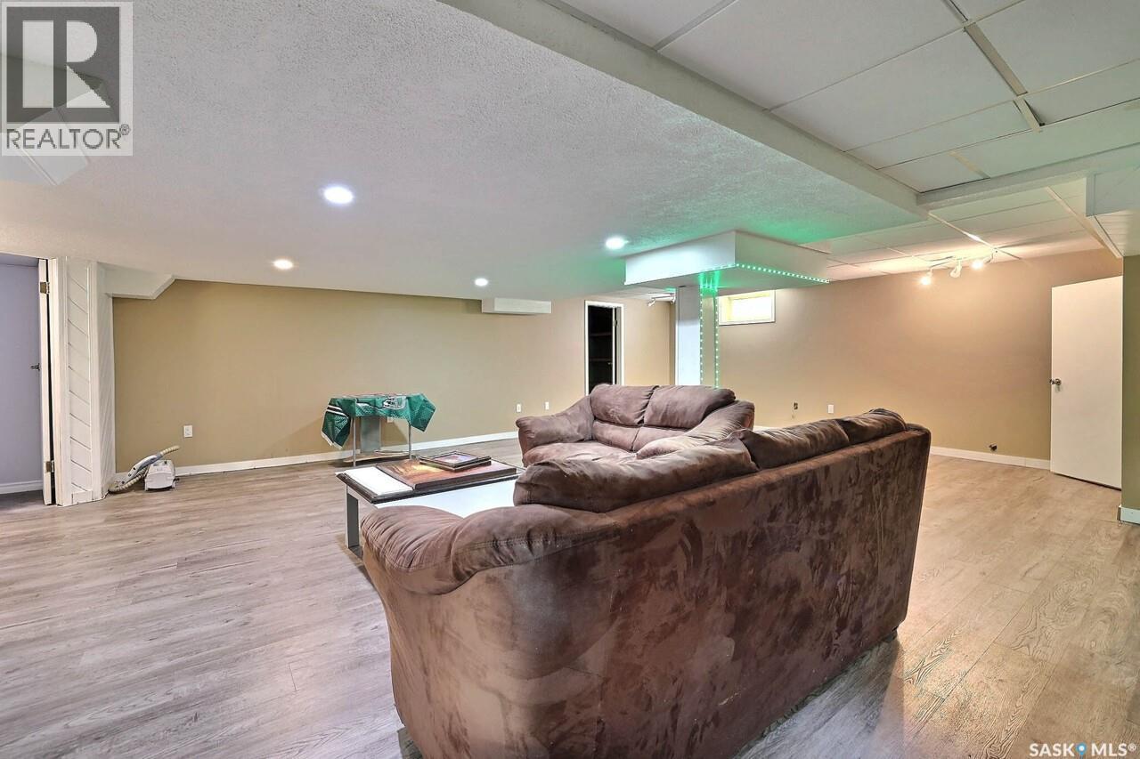 122 Edenwold Crescent, Regina, SK - Indoor