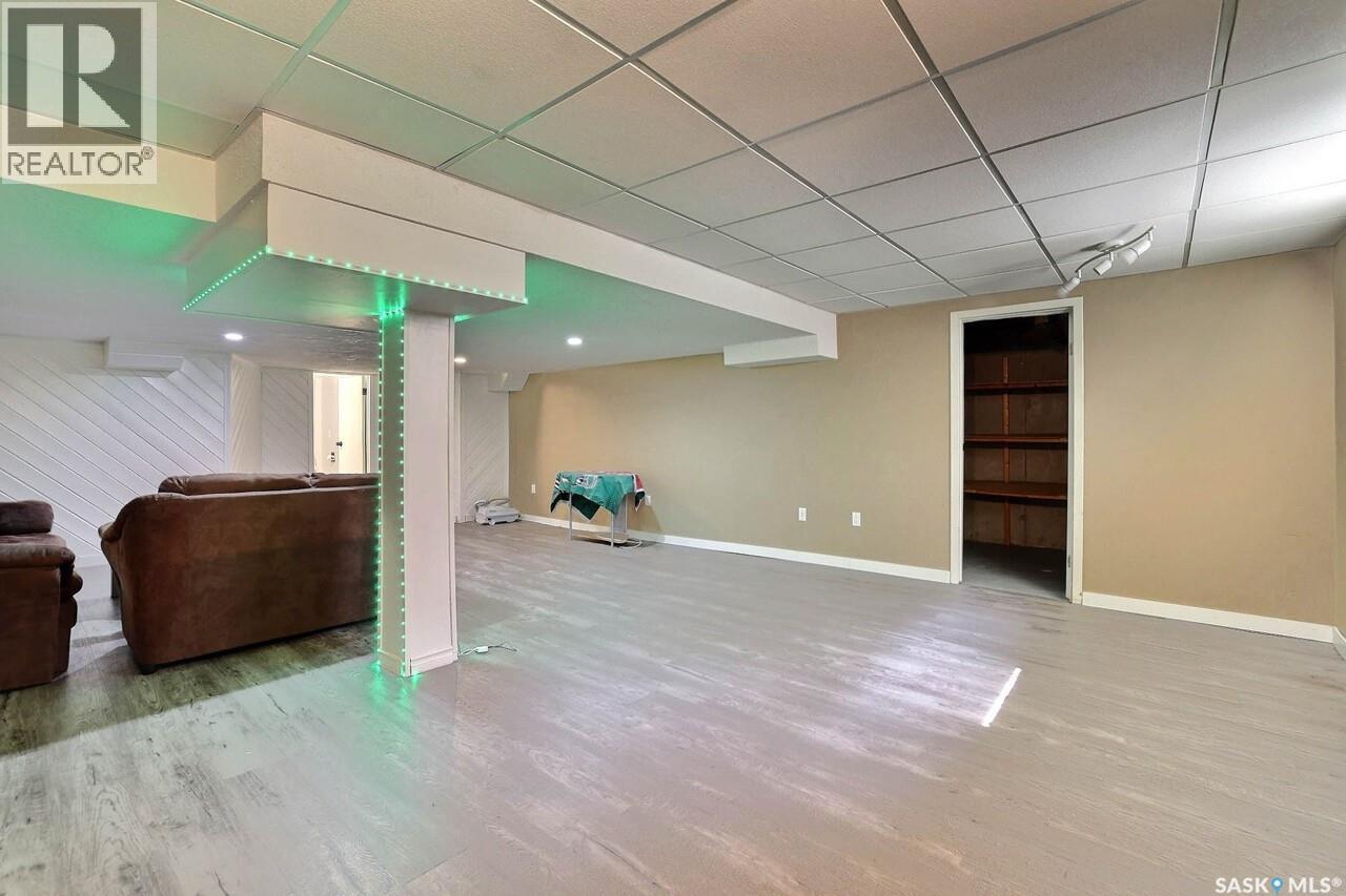 122 Edenwold Crescent, Regina, SK - Indoor