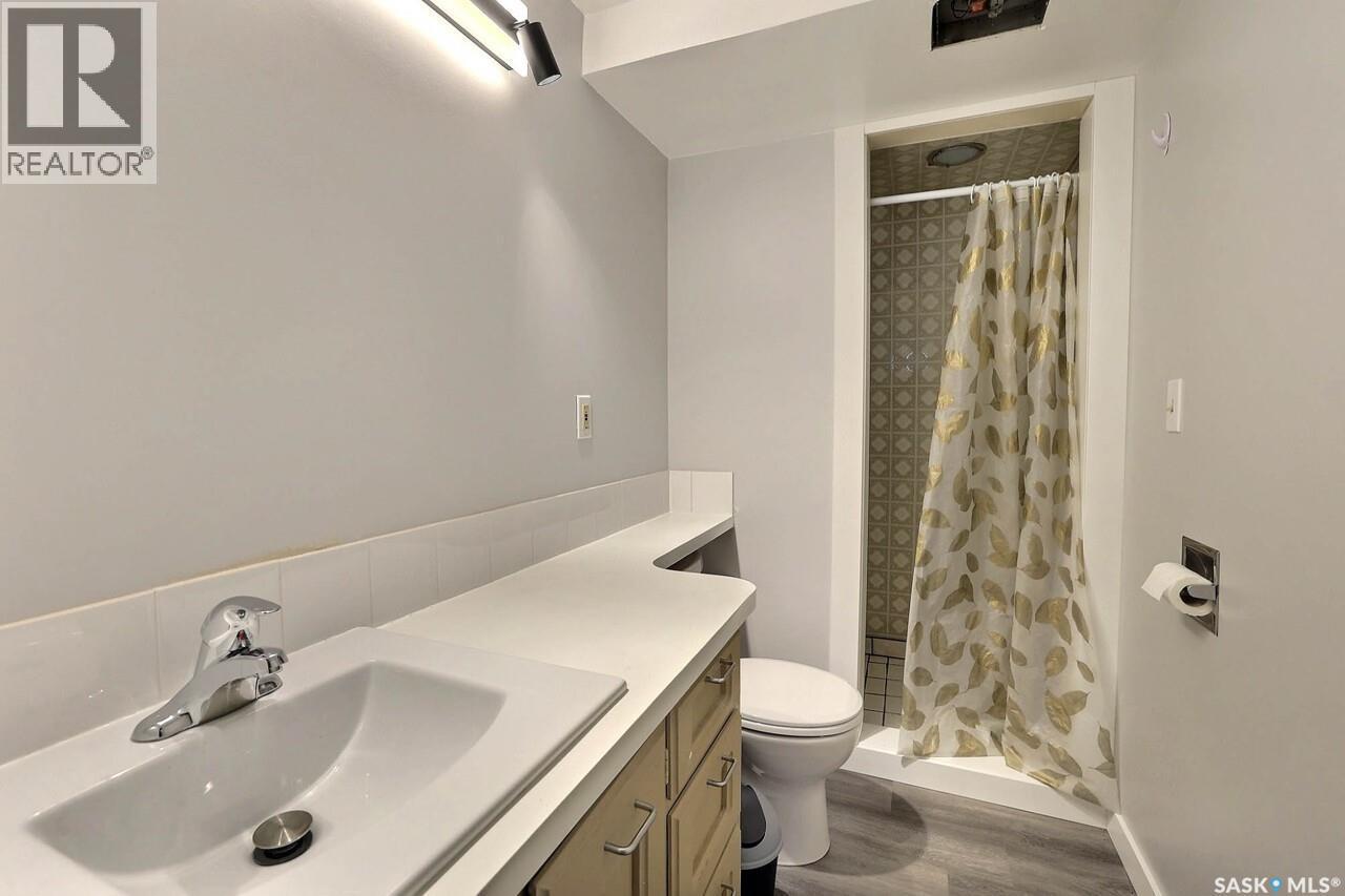 122 Edenwold Crescent, Regina, SK - Indoor Photo Showing Bathroom