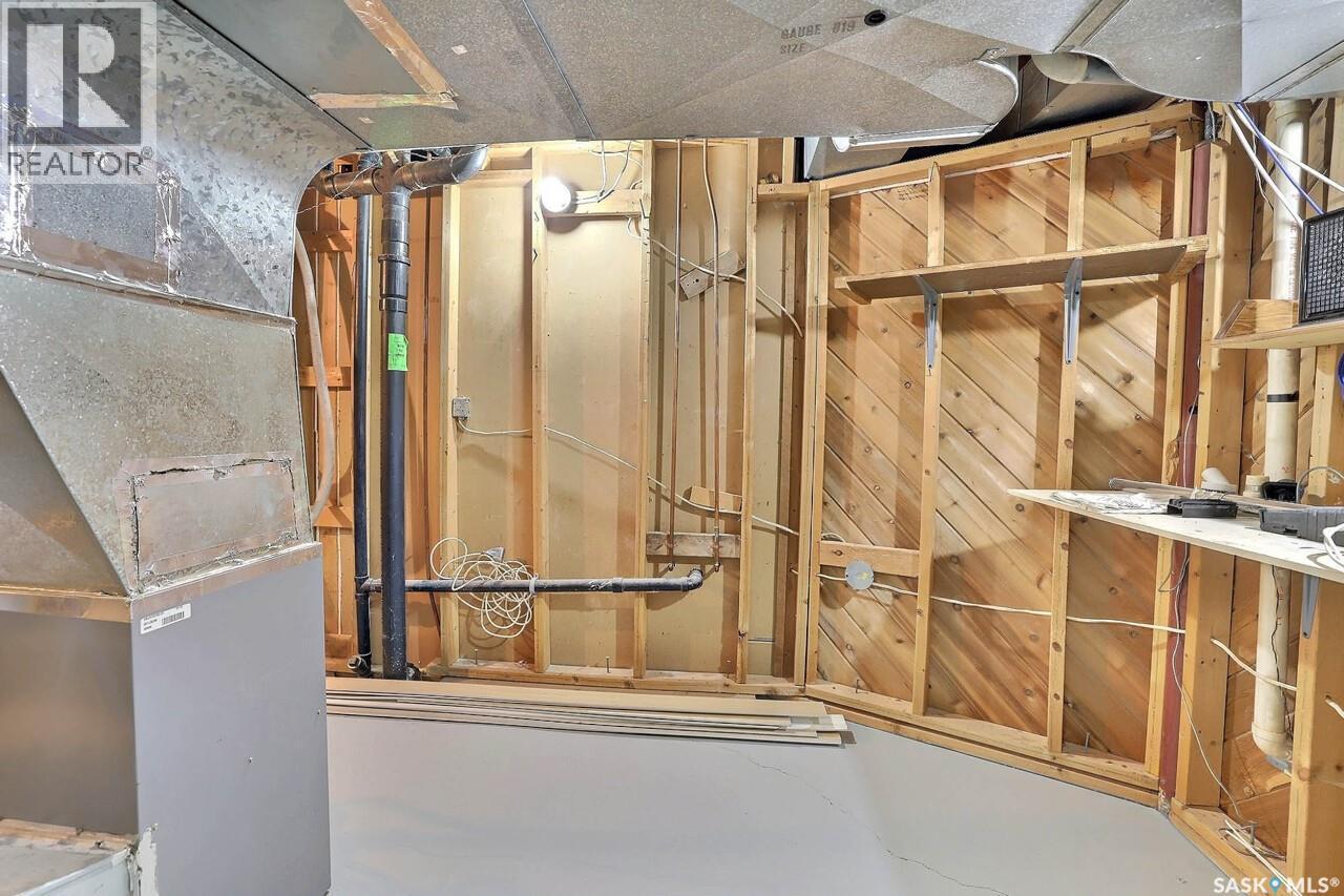 122 Edenwold Crescent, Regina, SK - Indoor