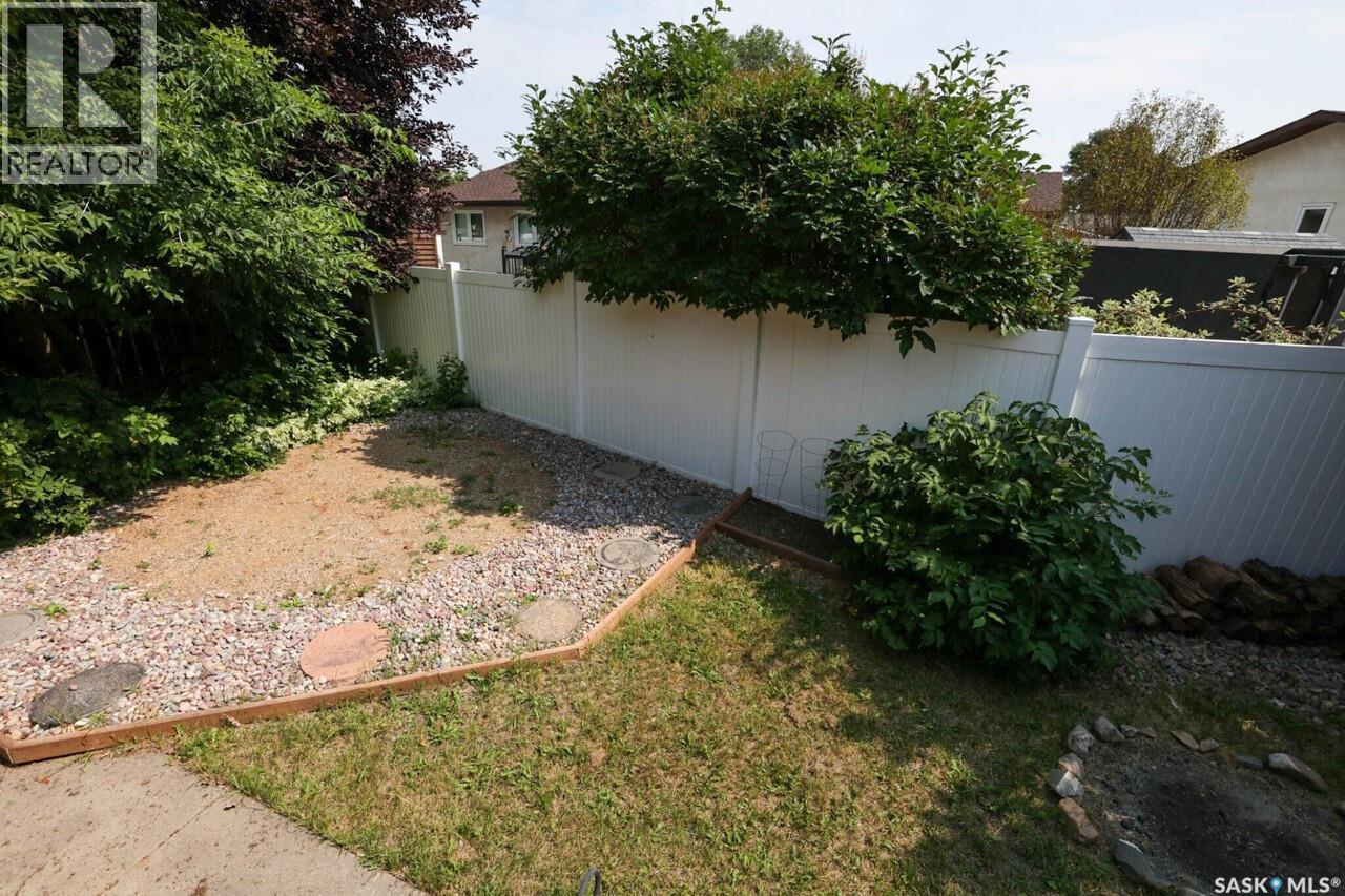 122 Edenwold Crescent, Regina, SK - Outdoor