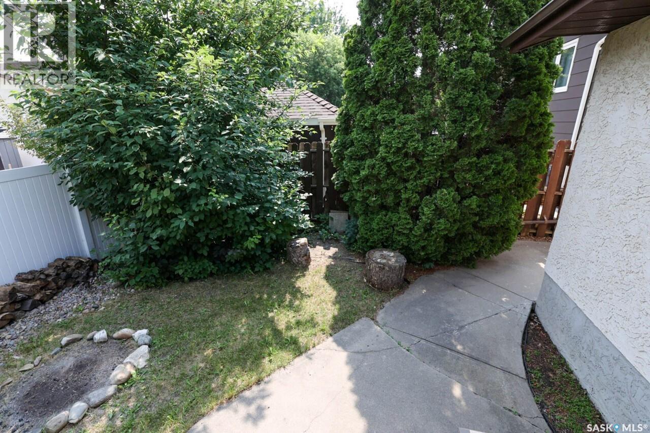 122 Edenwold Crescent, Regina, SK - Outdoor