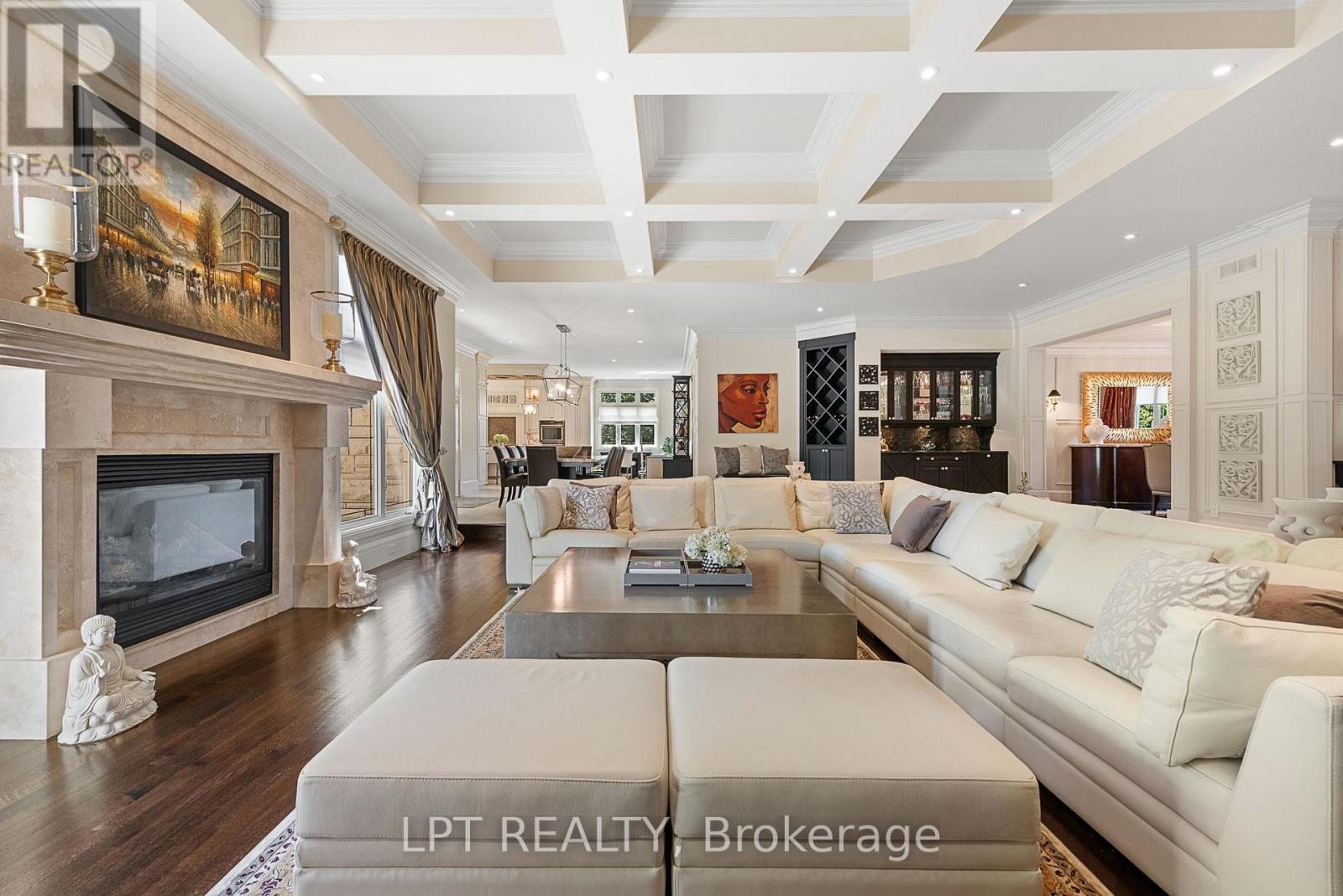 431 Lockmaster Crescent, Ottawa, ON - Indoor Photo Showing Living Room With Fireplace