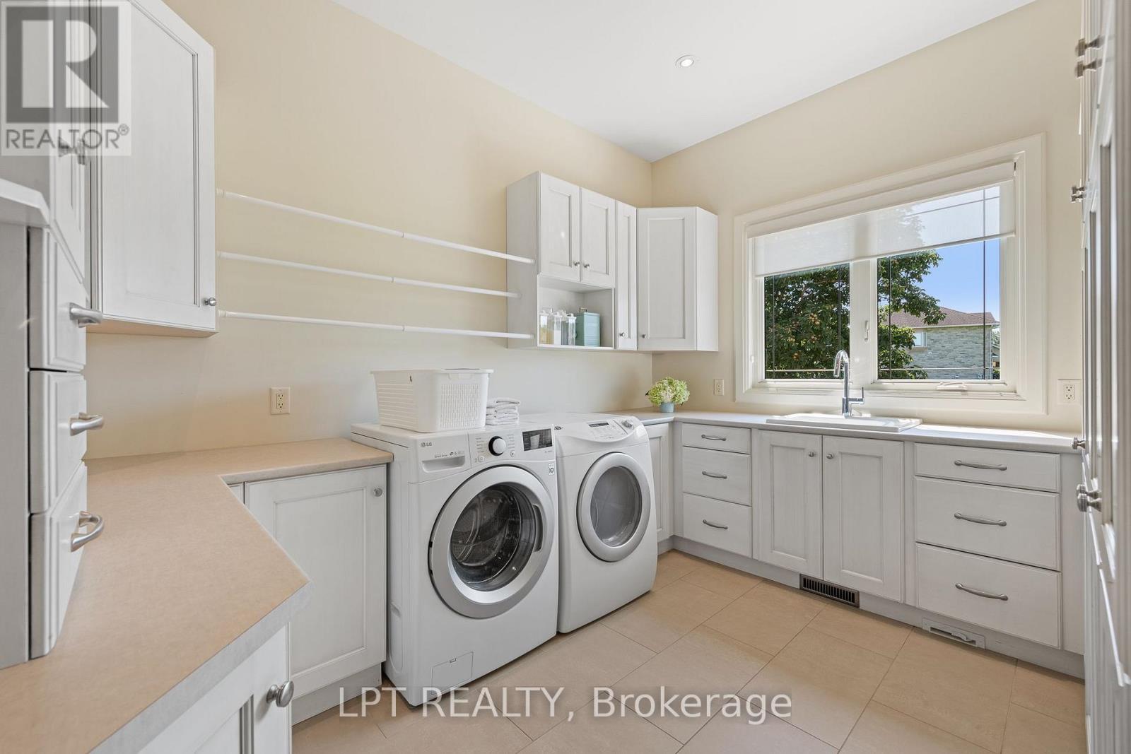 431 Lockmaster Crescent, Ottawa, ON - Indoor Photo Showing Laundry Room