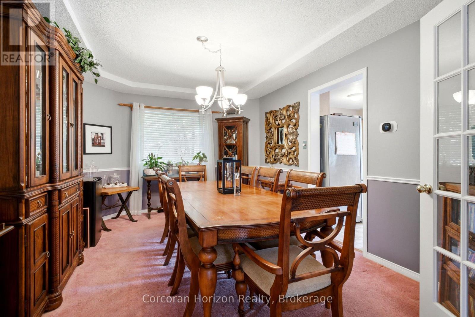 131 Huntingwood Avenue, Hamilton (Dundas), ON - Indoor Photo Showing Dining Room