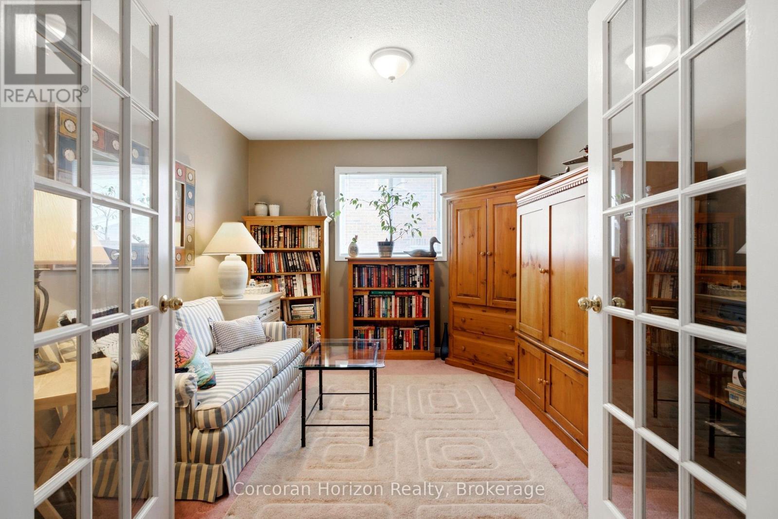 131 Huntingwood Avenue, Hamilton (Dundas), ON - Indoor