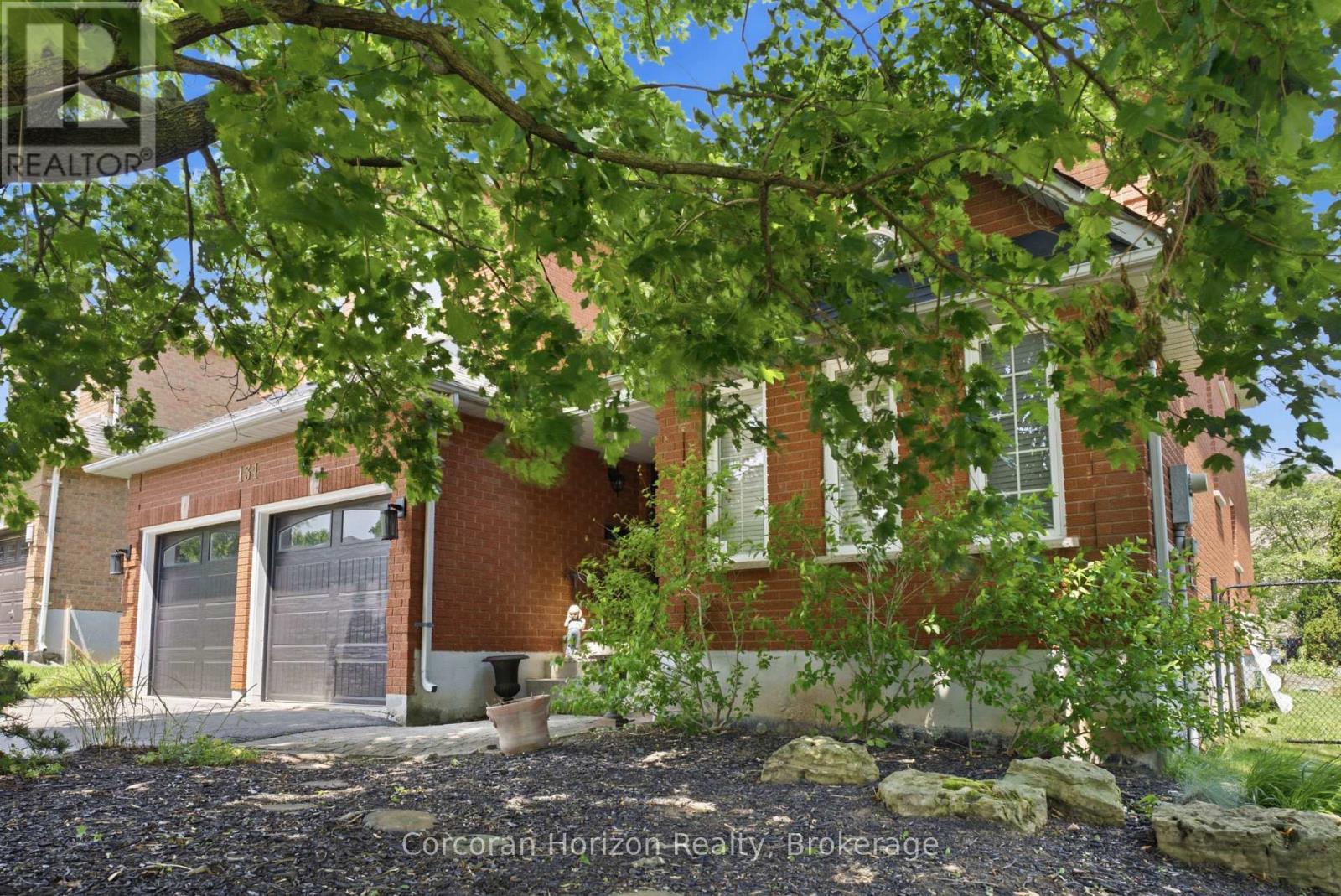131 Huntingwood Avenue, Hamilton (Dundas), ON - Outdoor