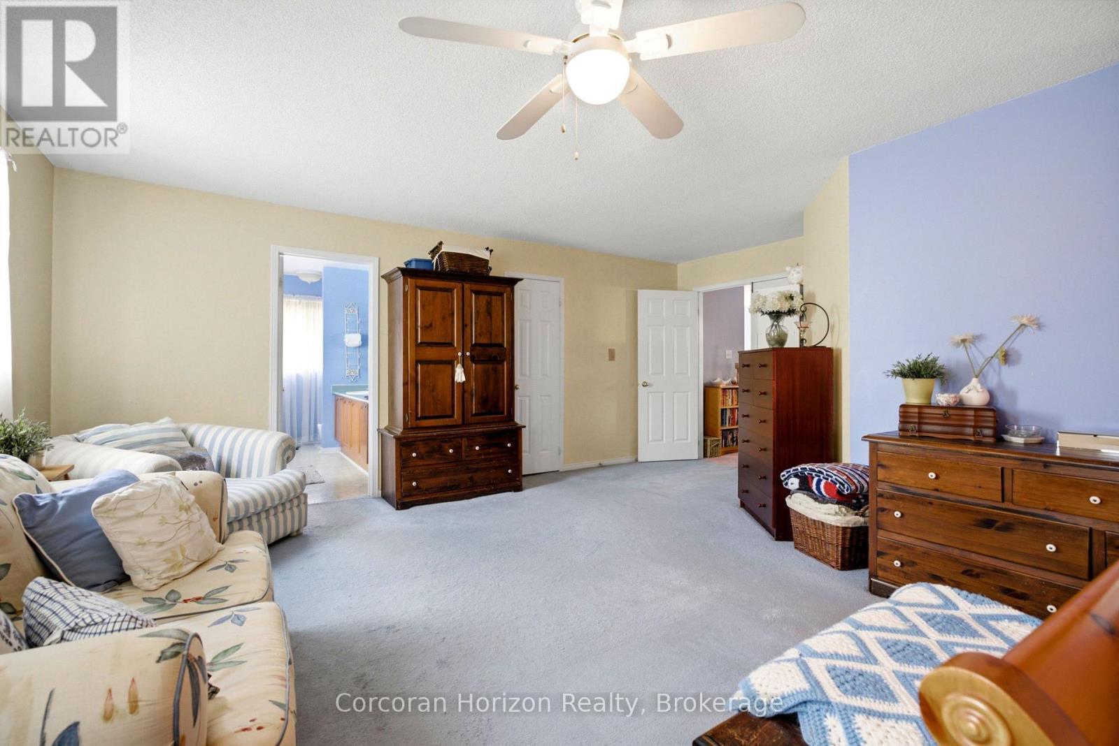 131 Huntingwood Avenue, Hamilton (Dundas), ON - Indoor Photo Showing Bedroom