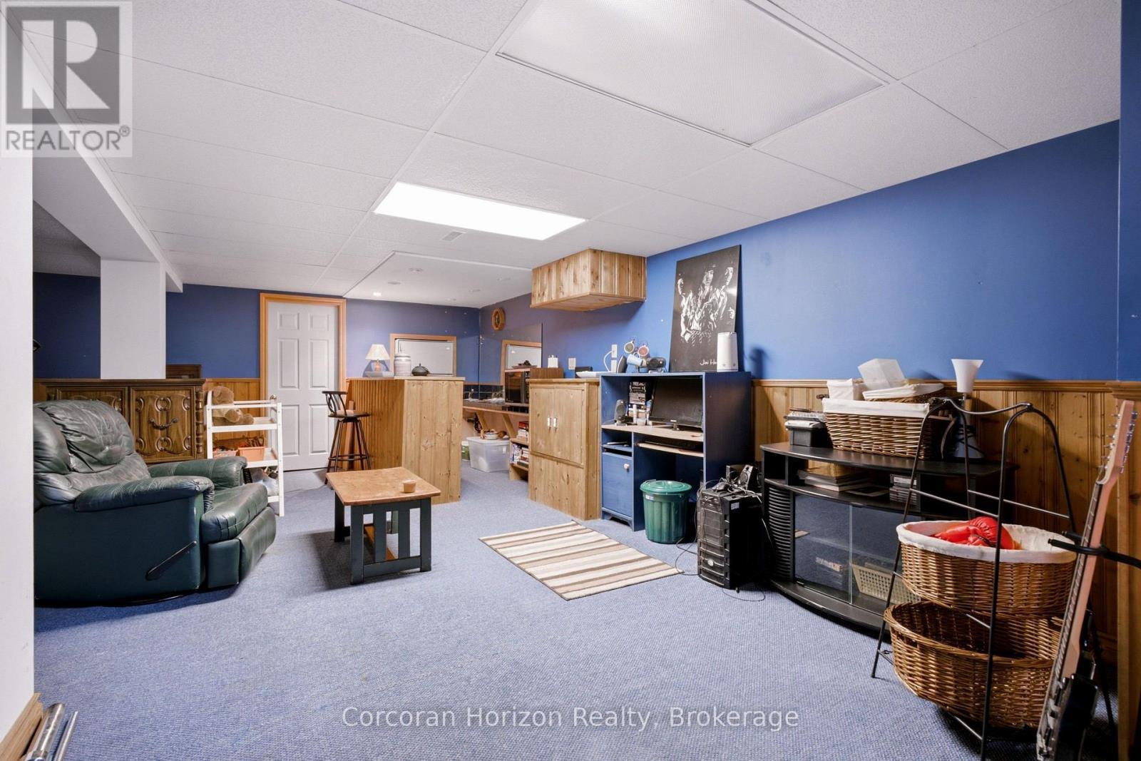 131 Huntingwood Avenue, Hamilton (Dundas), ON - Indoor