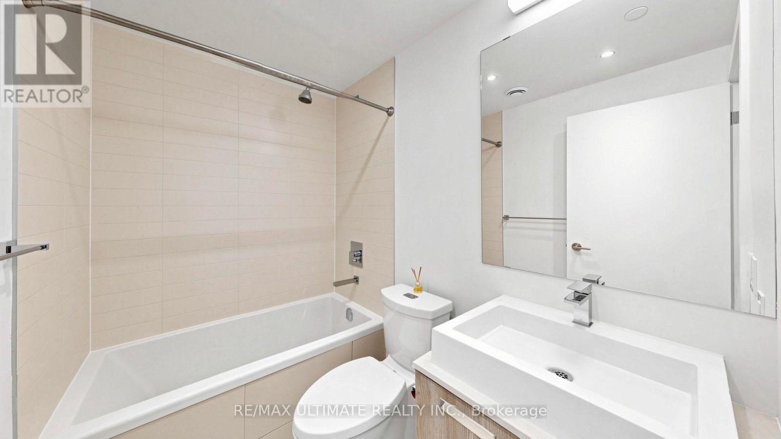 2304 - 2A Church Street, Toronto, ON - Indoor Photo Showing Bathroom