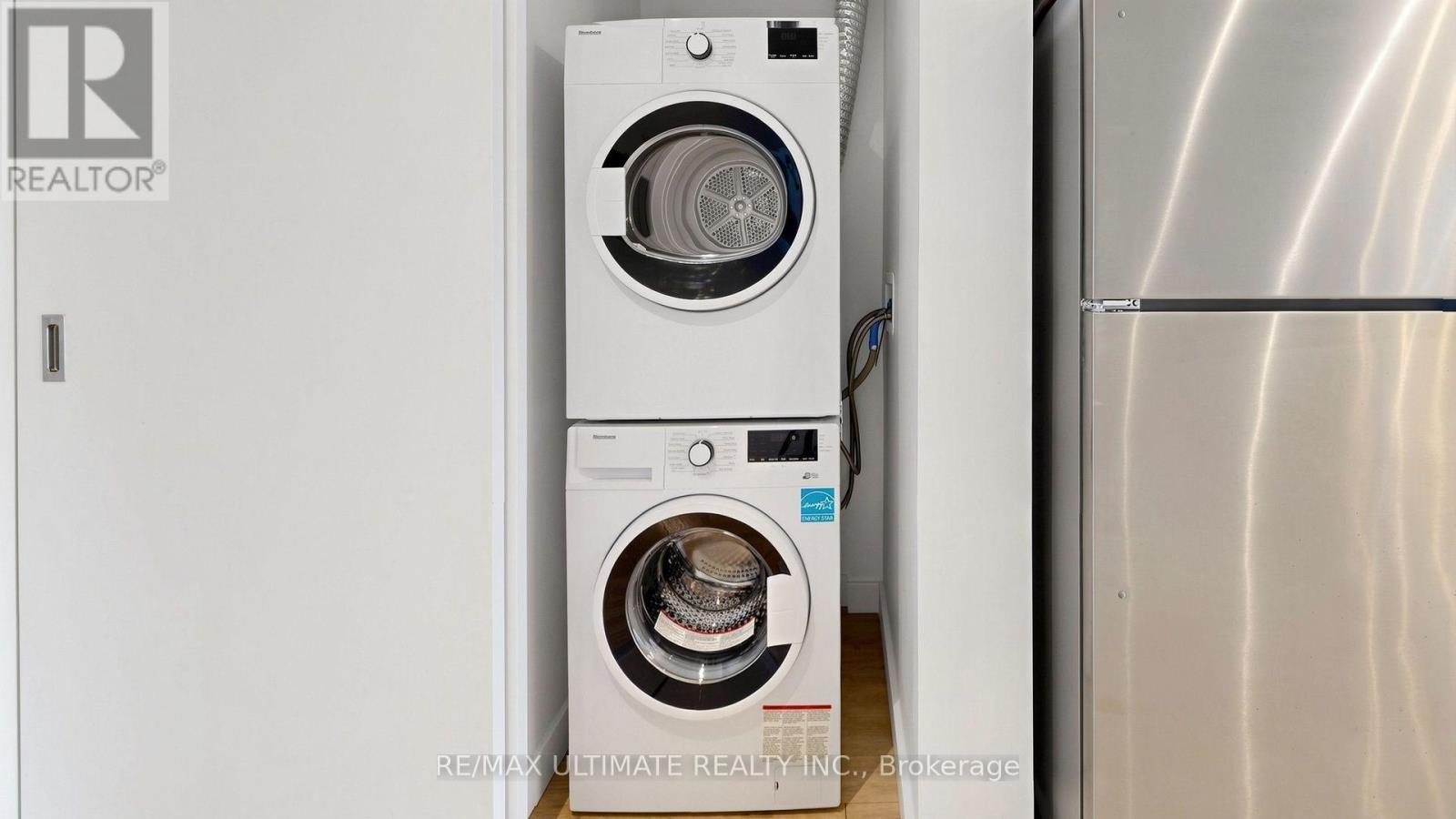 2304 - 2A Church Street, Toronto, ON - Indoor Photo Showing Laundry Room